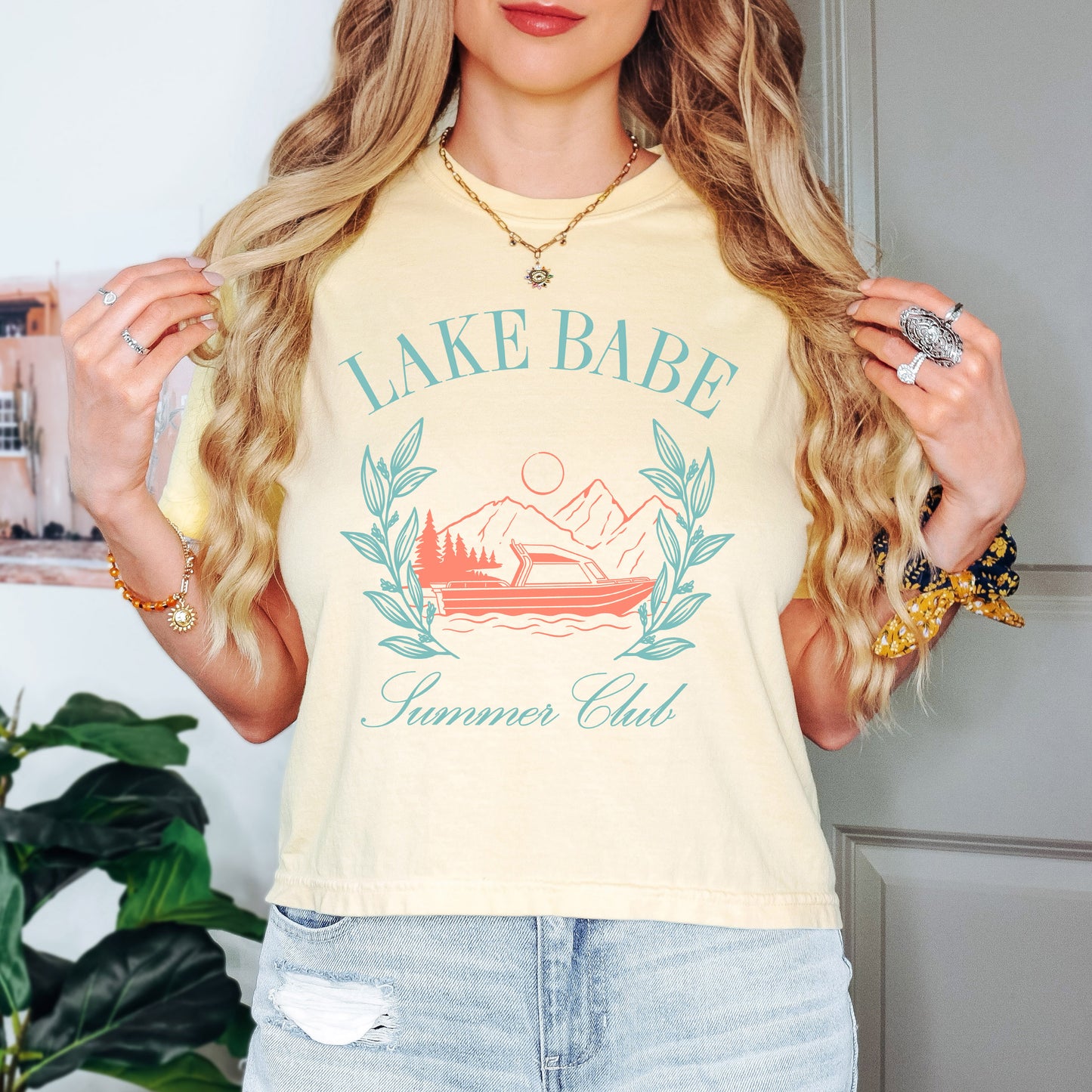 Lake Babe Boat | Relaxed Fit Cropped Tee