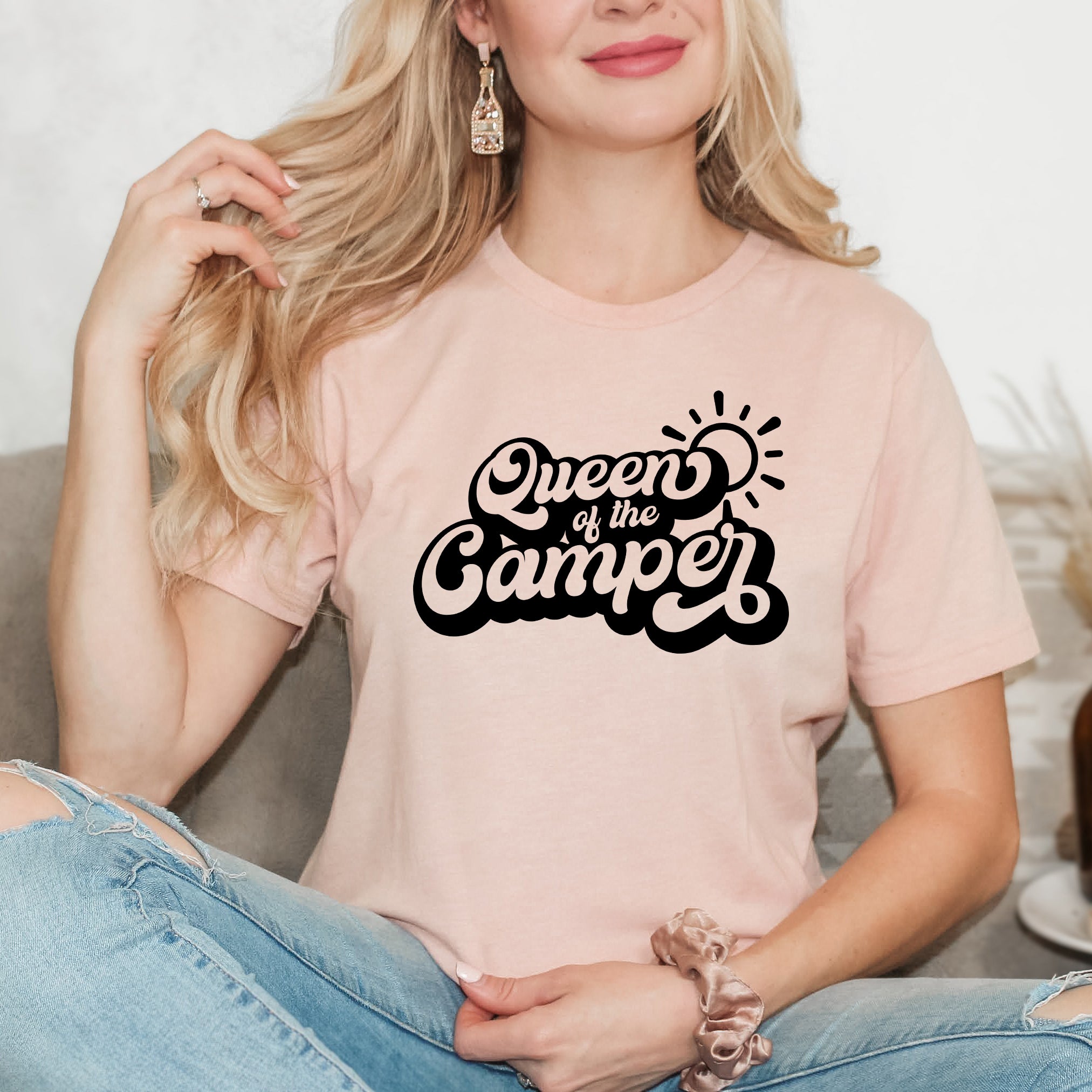 Queen Of The Camper Retro | Short Sleeve Crew Neck