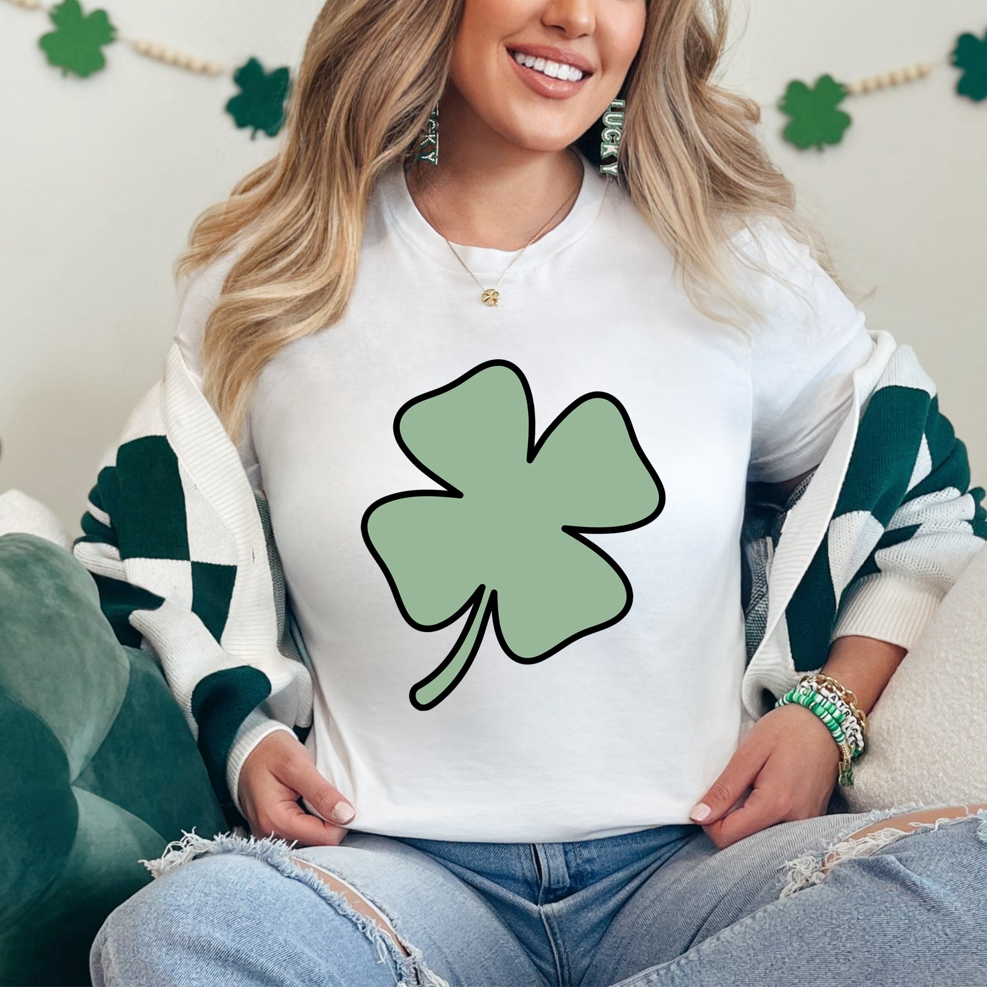 Simple Clover | Short Sleeve Graphic Tee