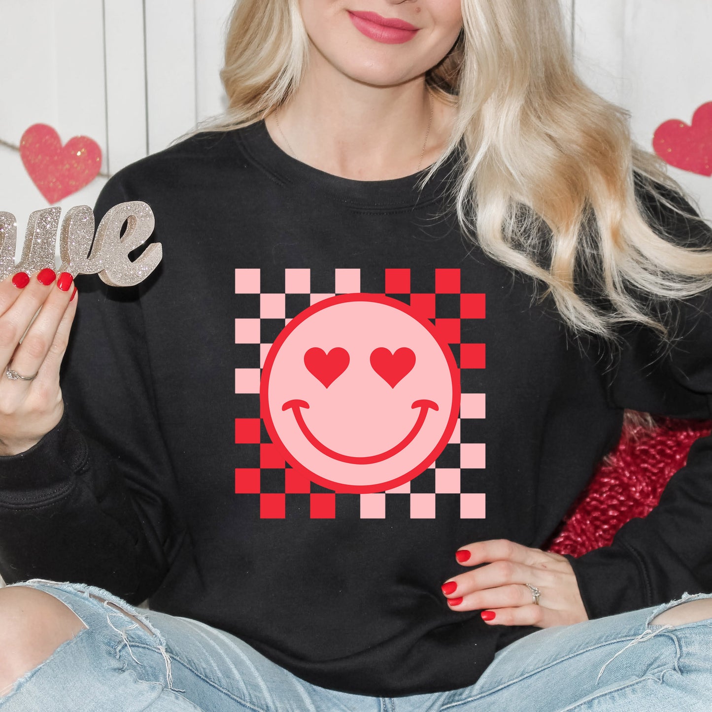 Checkered Heart Eyes Smiley | Sweatshirt