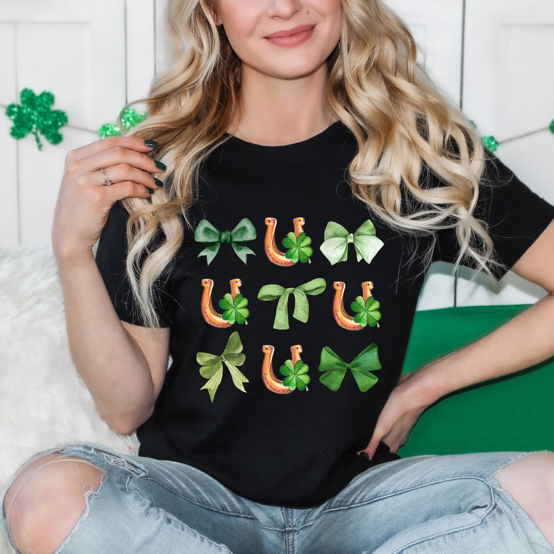 Coquette Horseshoe Chart | Short Sleeve Crewneck