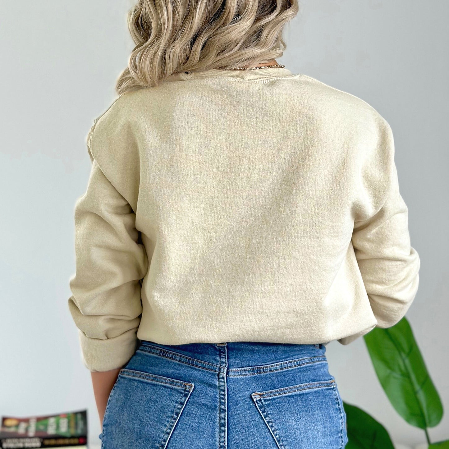 Feathered Mask Sparkle | Sweatshirt