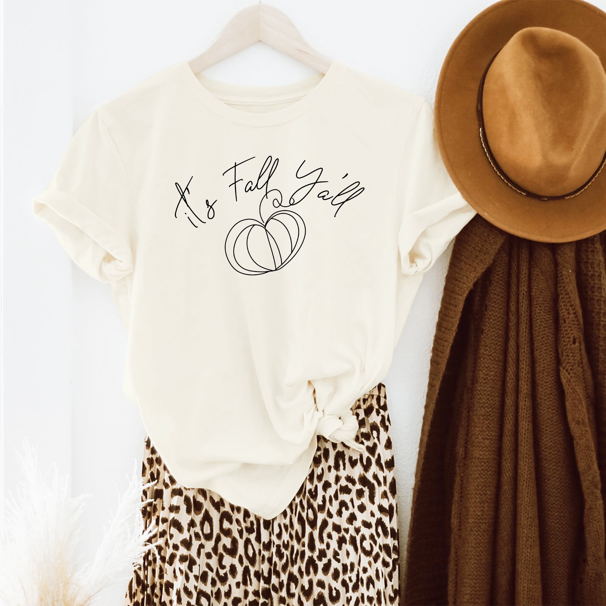 It's Fall Y'all Cursive | Short Sleeve Crew Neck