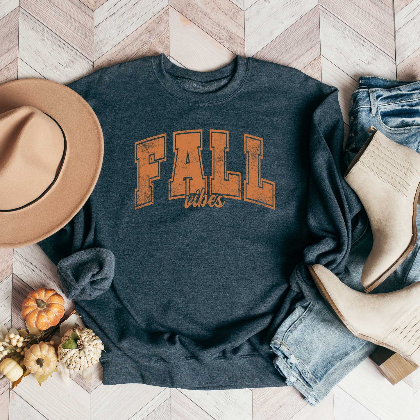 Fall Vibes Varsity | Sweatshirt