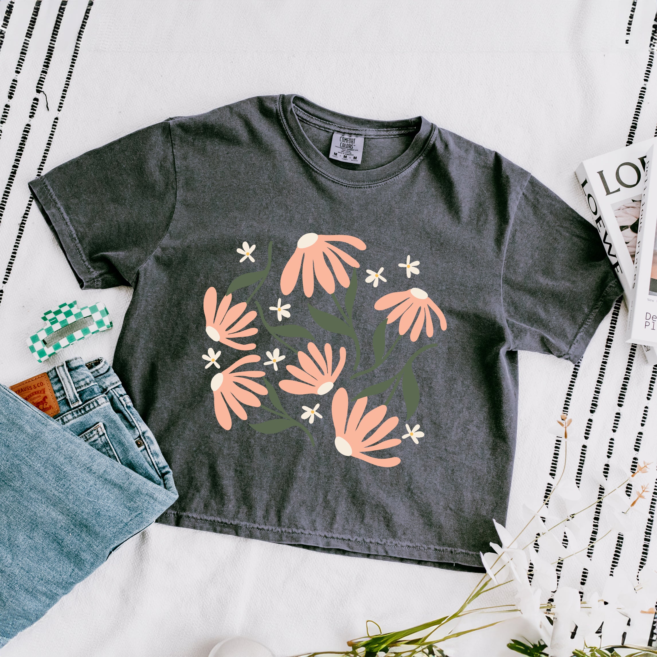 Pink Daisies | Relaxed Fit Cropped Tee