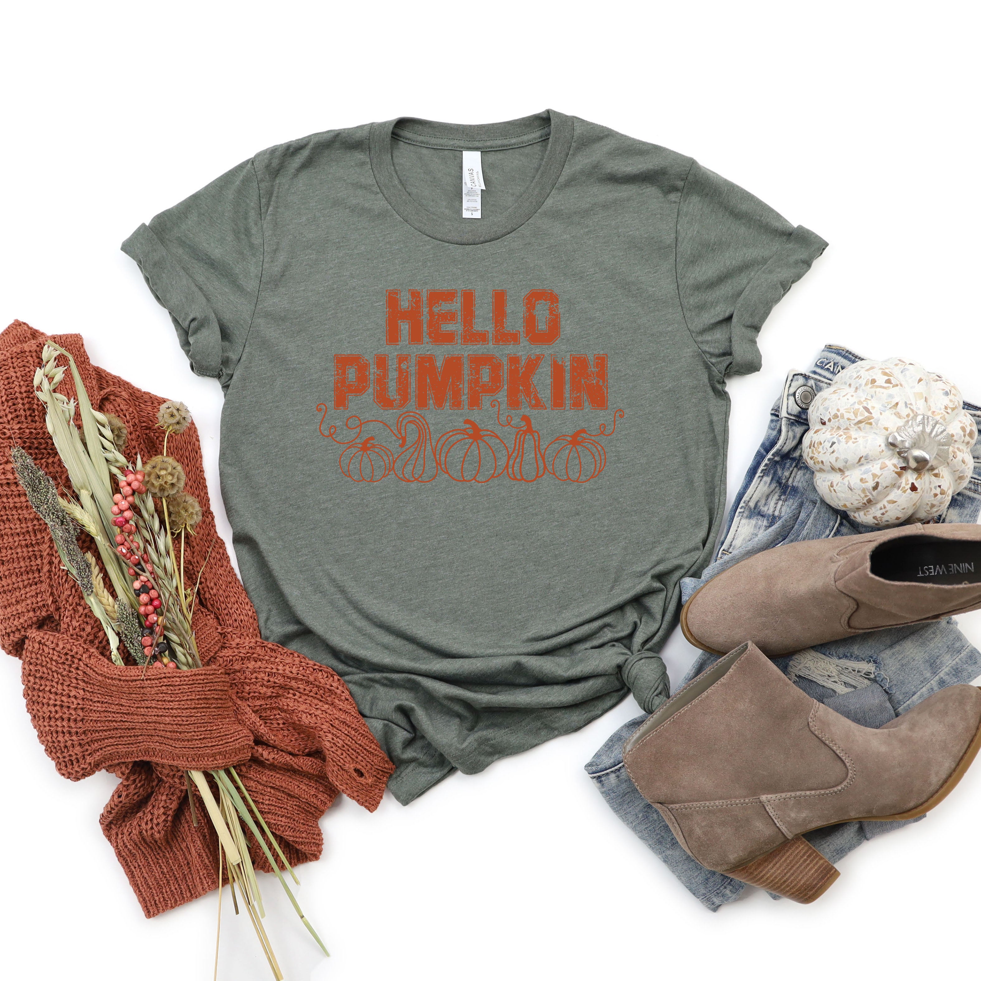 Hello Pumpkin Distressed | Short Sleeve Crew Neck