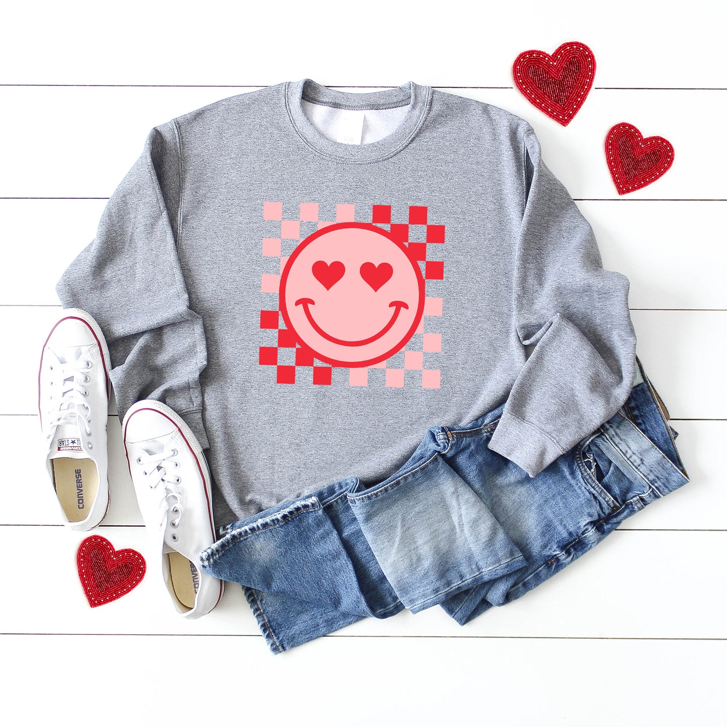 Checkered Heart Eyes Smiley | Sweatshirt