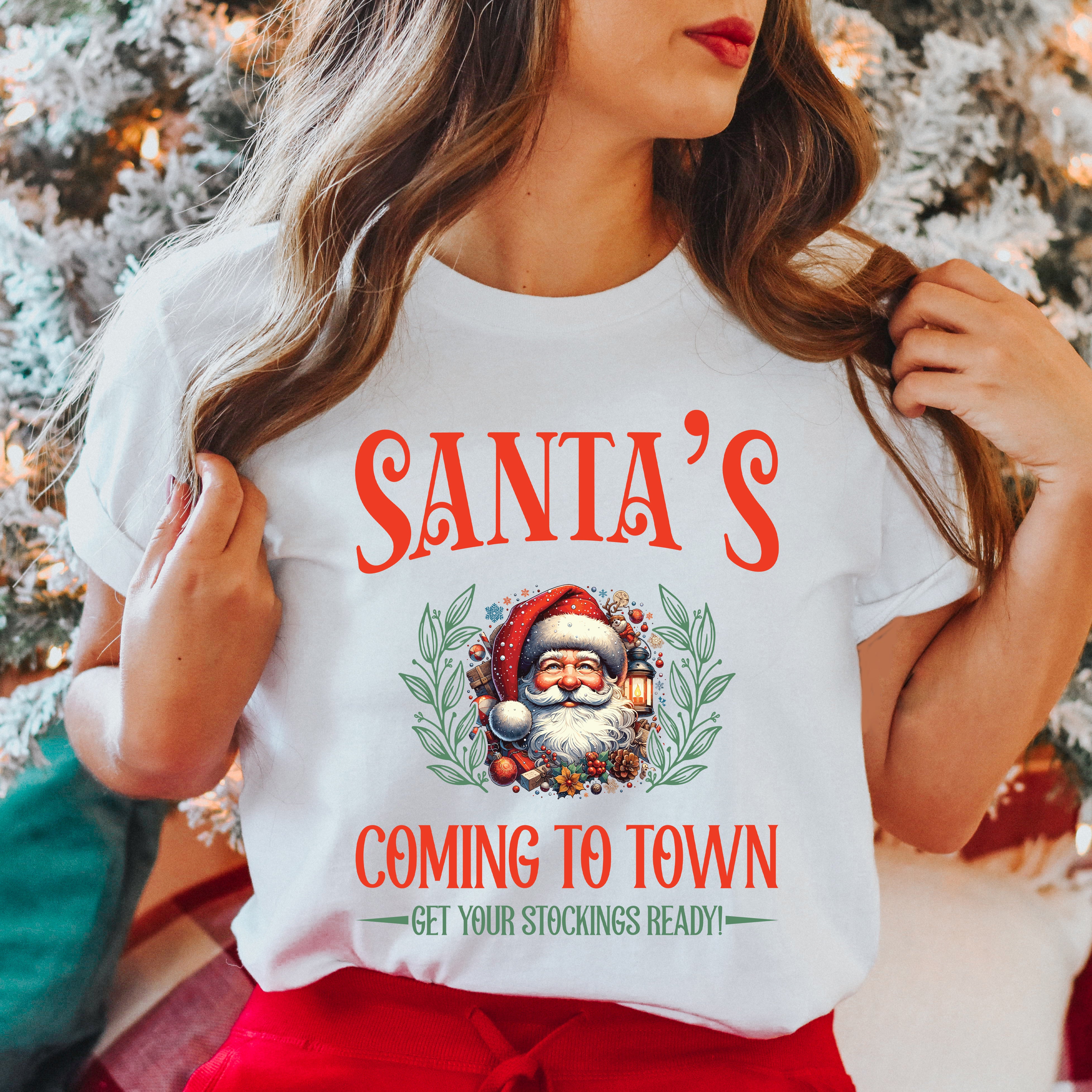 Santa's Comin To Town Vintage | Short Sleeve Crewneck