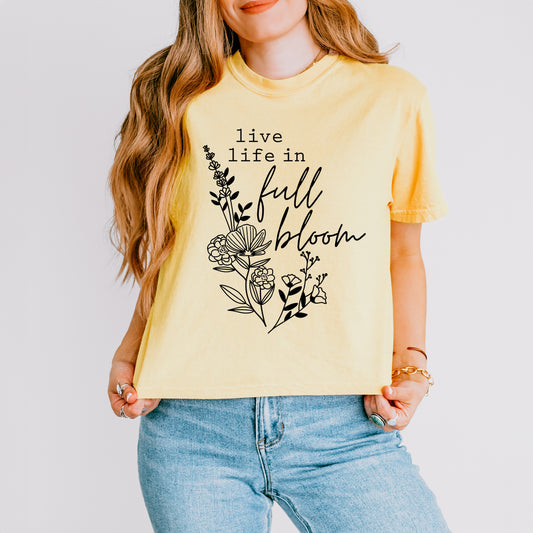Live Life In Full Bloom Bouquet | Relaxed Fit Cropped Tee