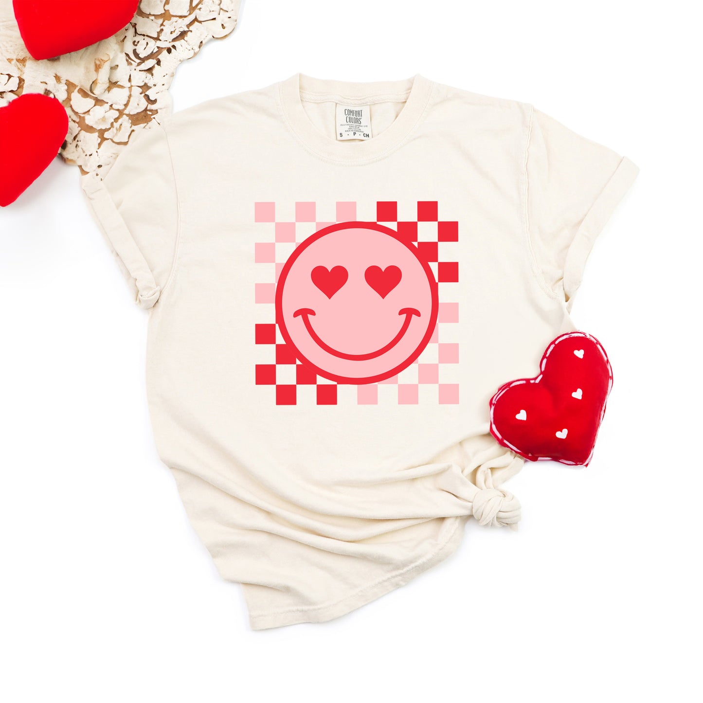 Checkered Heart Eyes Smiley | Garment Dyed Tee