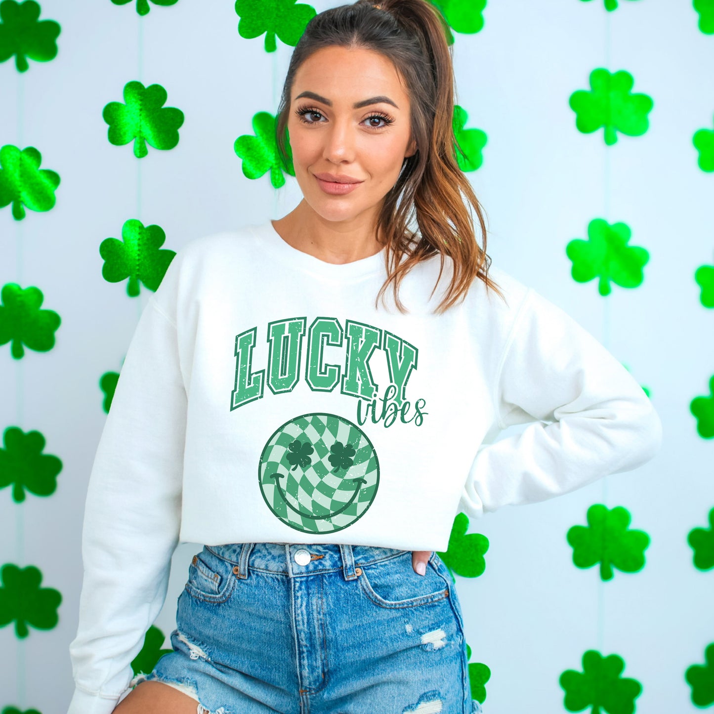Lucky Vibes Smiley | Sweatshirt