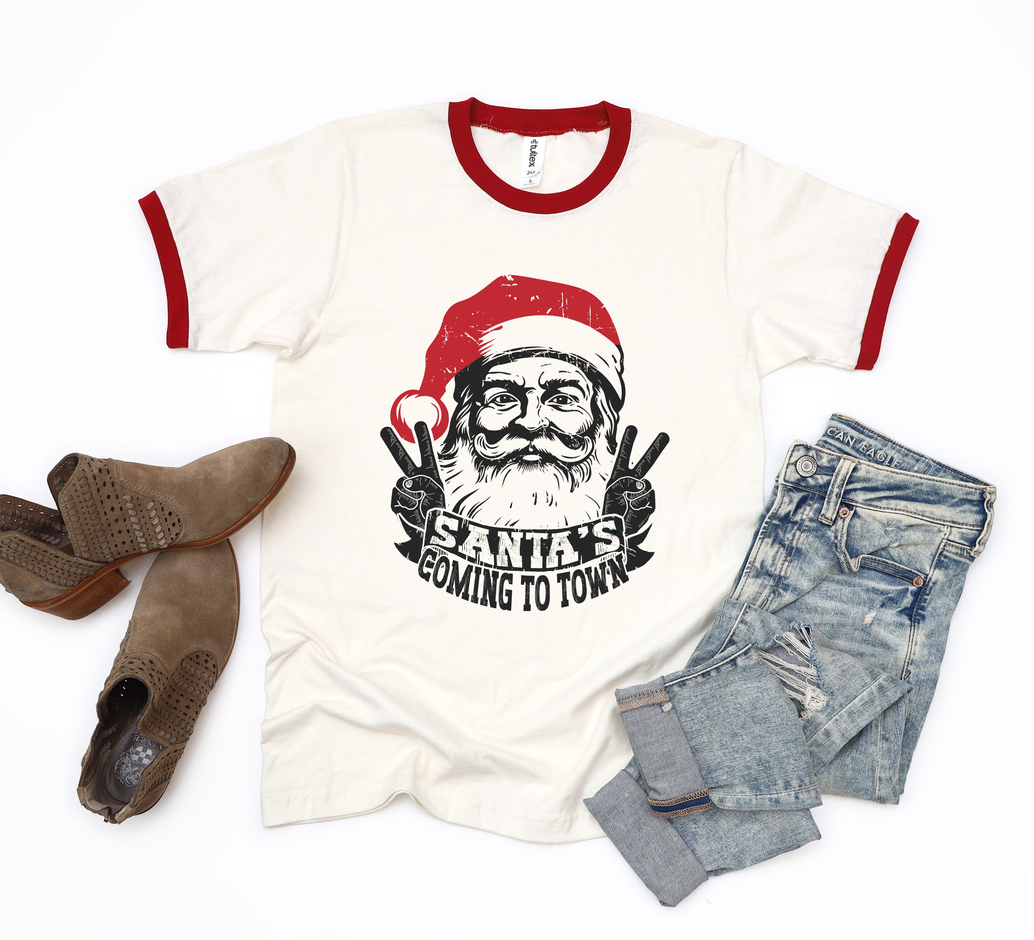 Santa's Coming To Town Peace | Ringer Tee