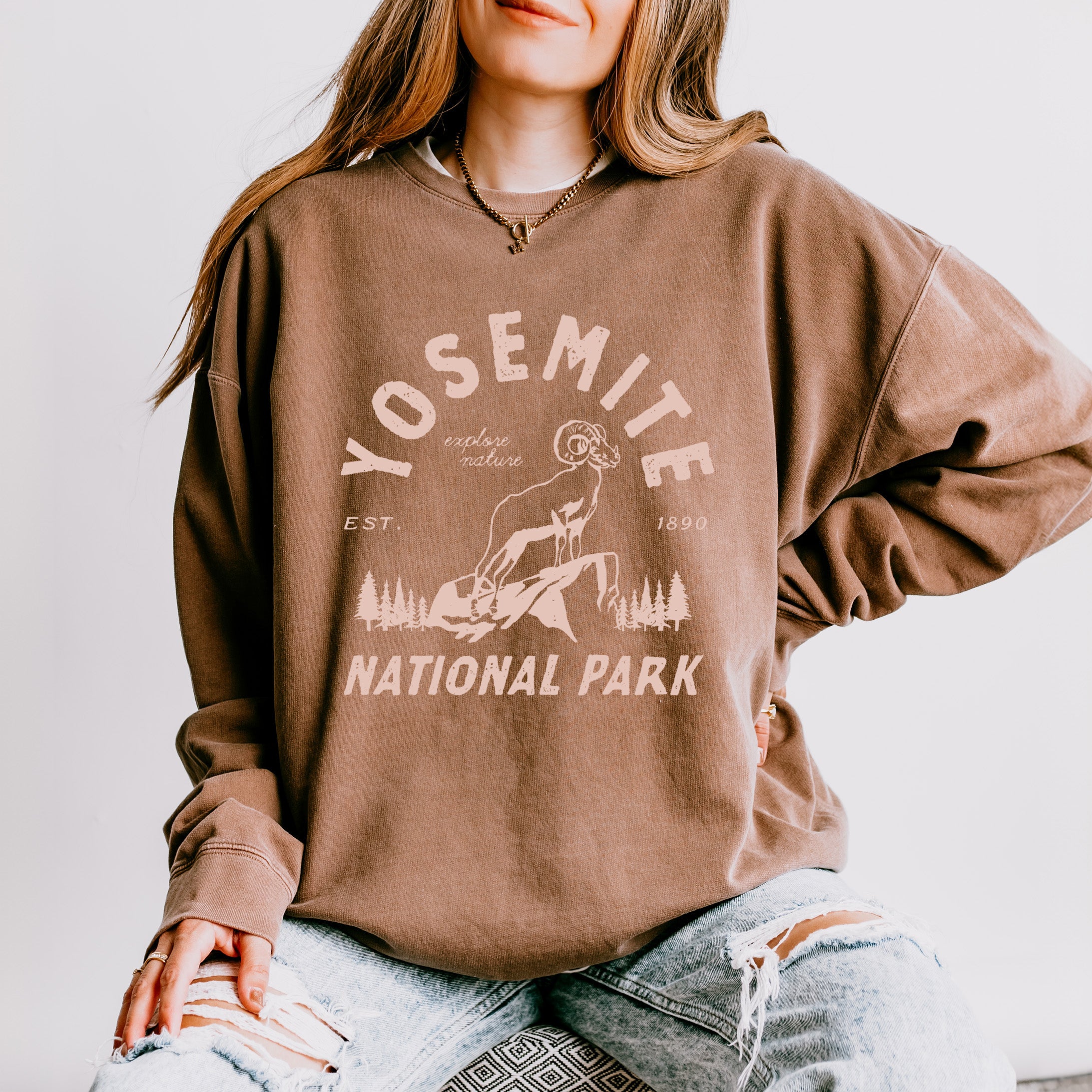 Vintage Yosemite National Park | Lightweight Garment Dyed Sweatshirt