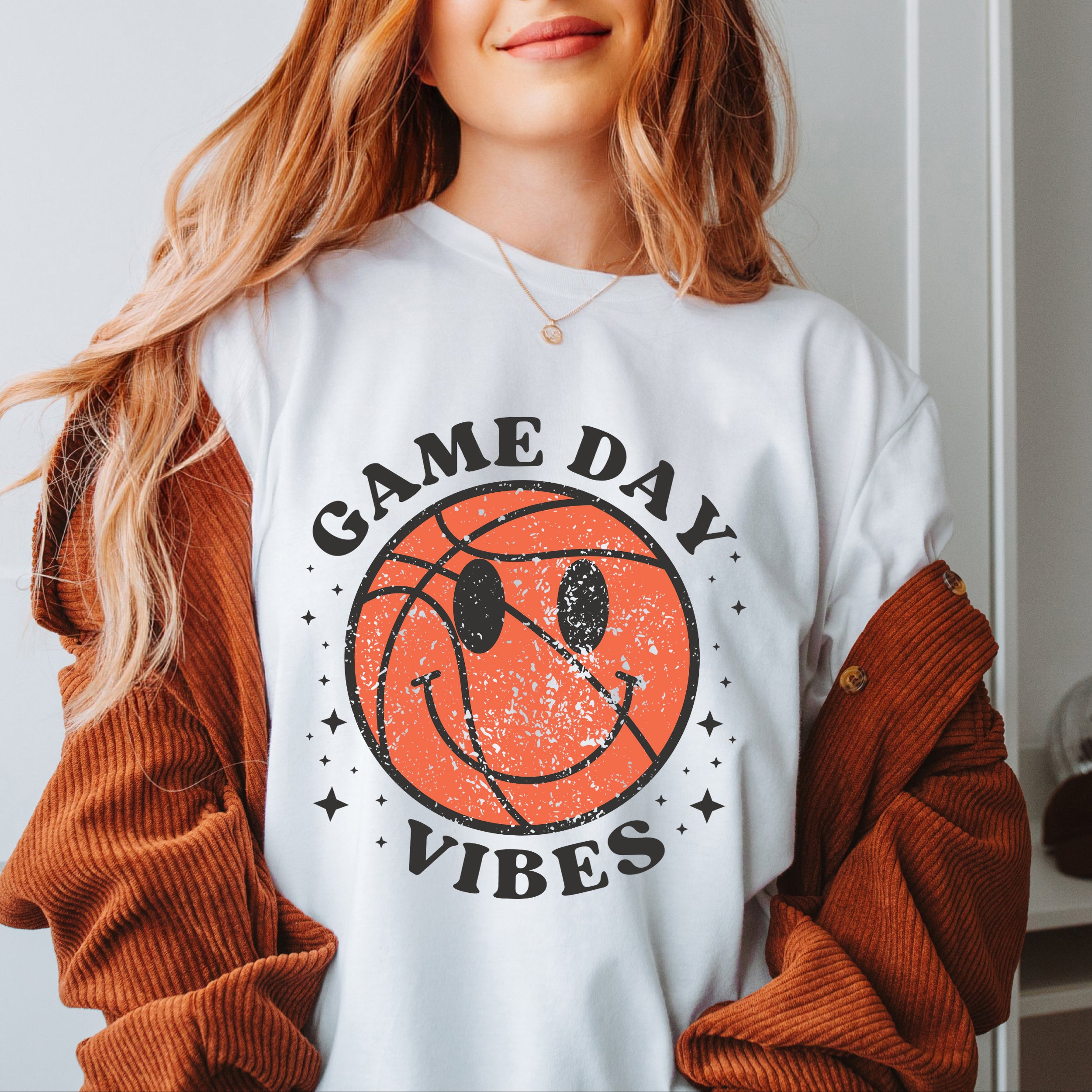 Game Day Vibes Basketball | Short Sleeve Graphic Tee