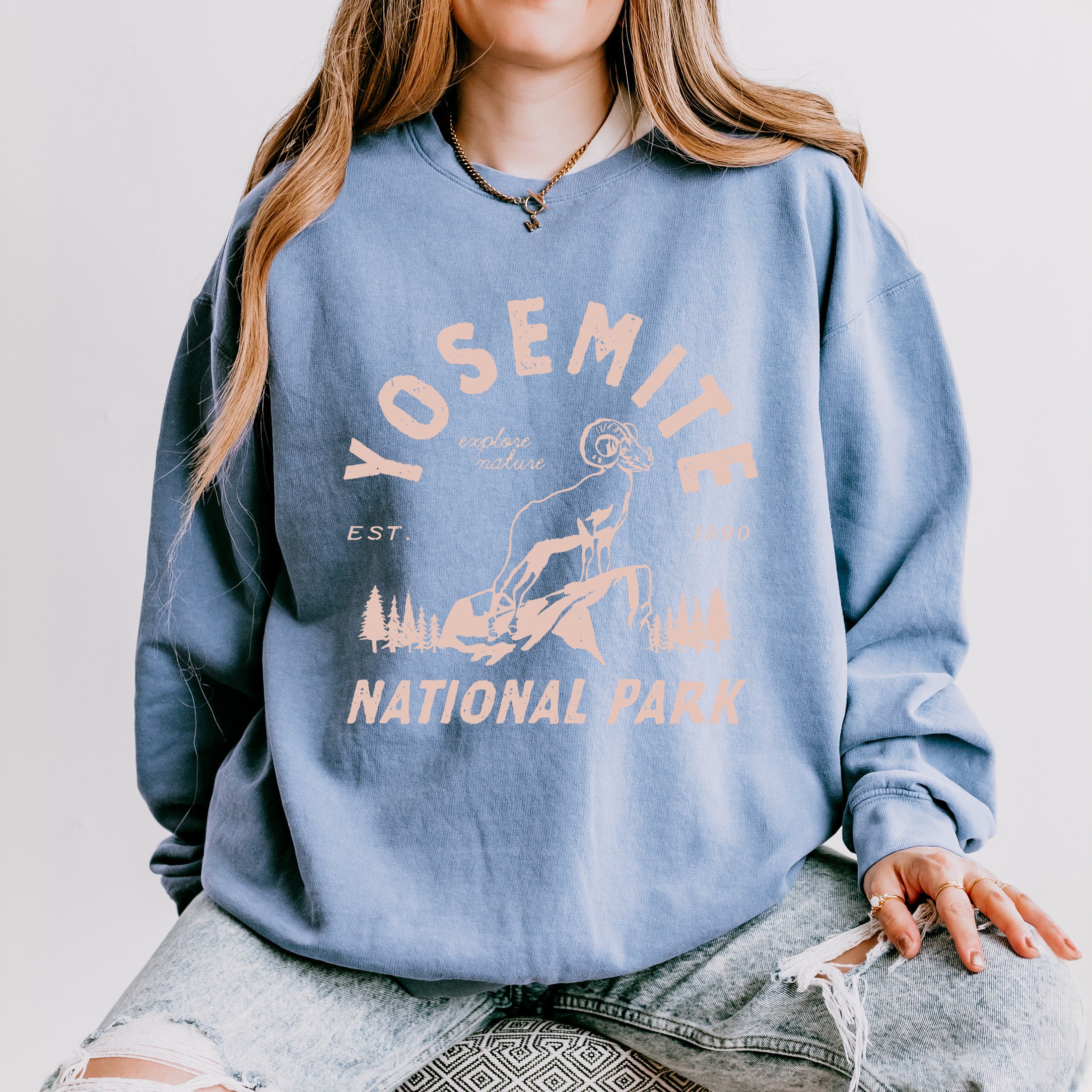 Vintage Yosemite National Park | Lightweight Garment Dyed Sweatshirt