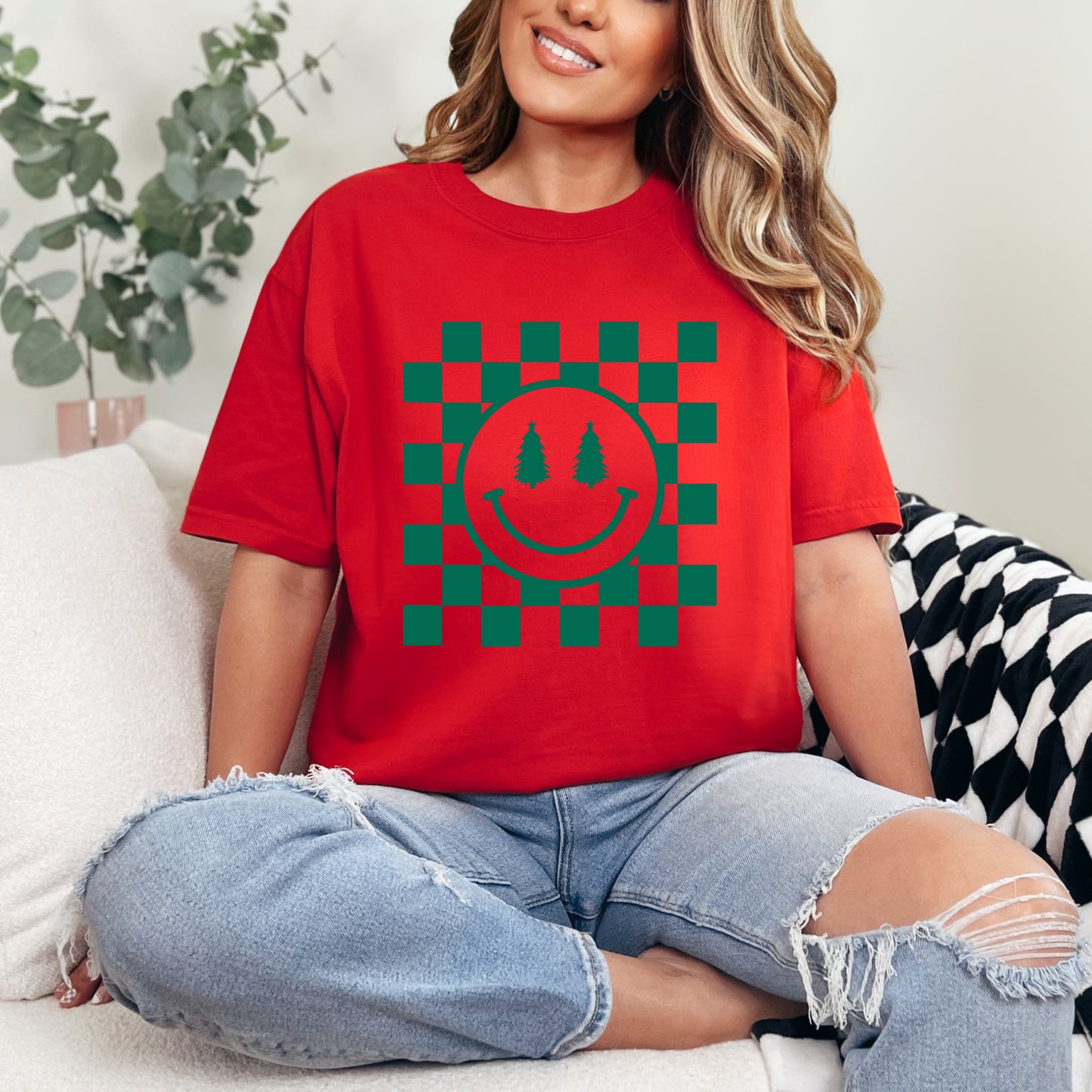 Checkered Christmas Smiley | Garment Dyed Tee