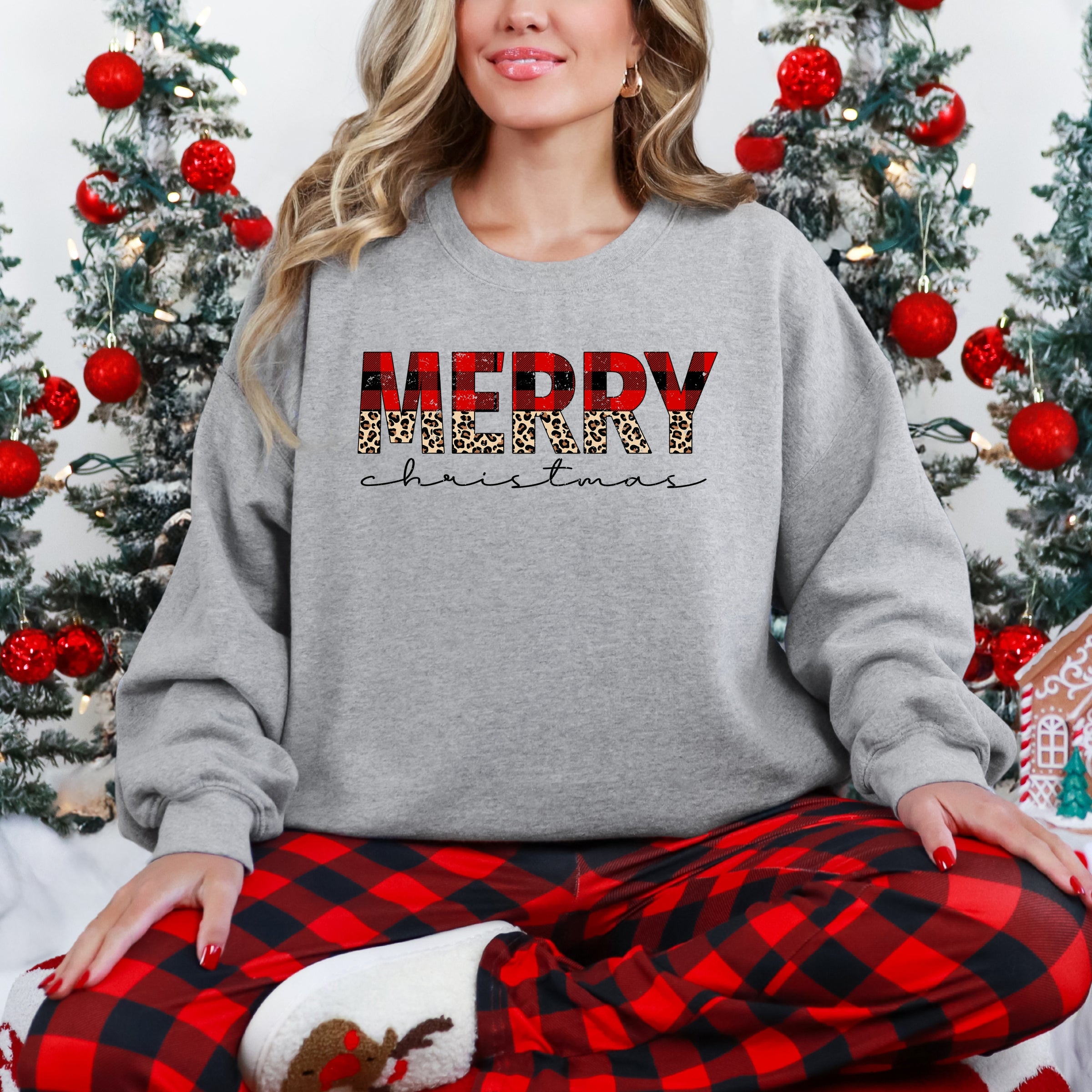 Buffalo Plaid Merry Christmas - Women's Graphic Sweatshirt