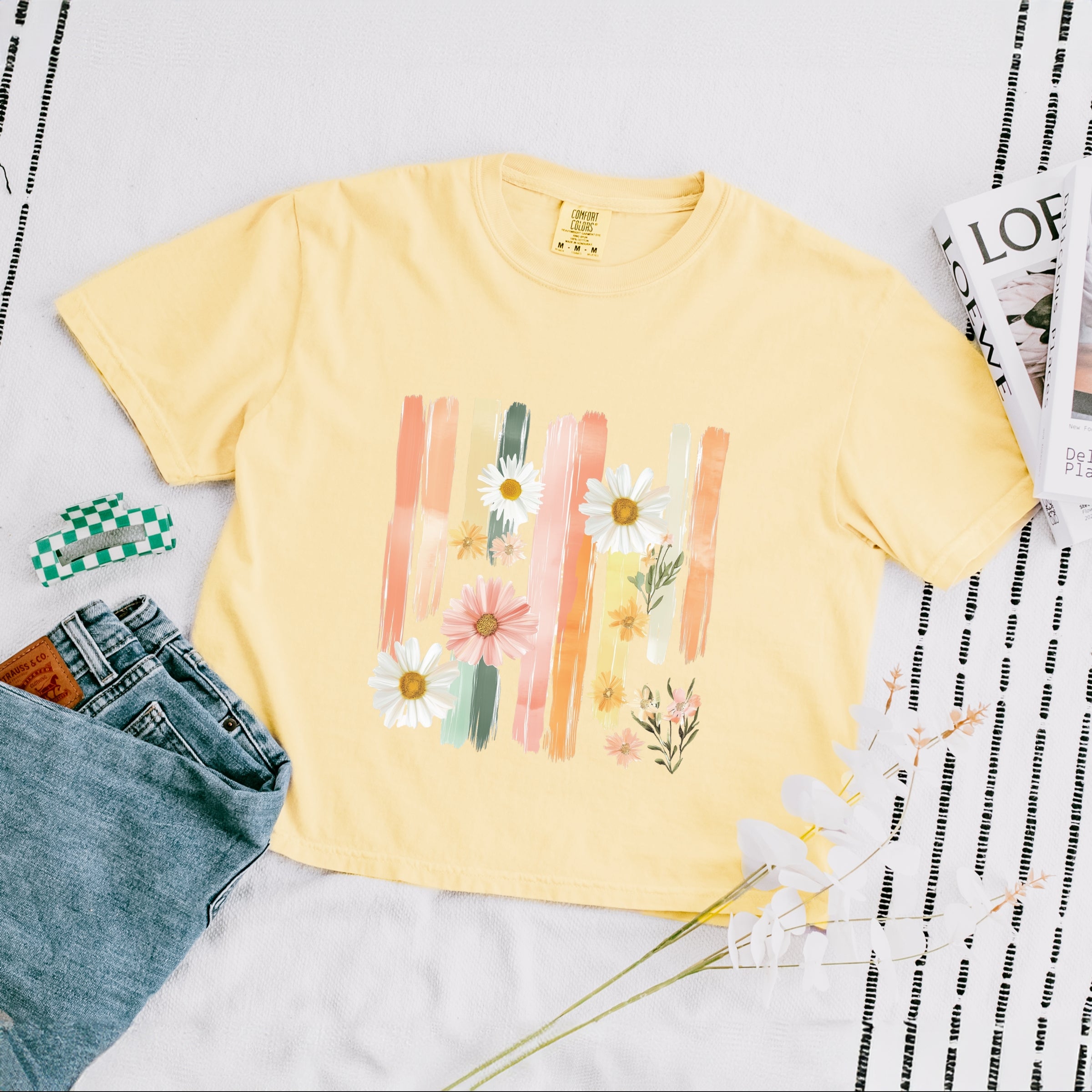 Daisies Stripes Faux Paint - Women's Boxy Crop Top Graphic T-Shirt