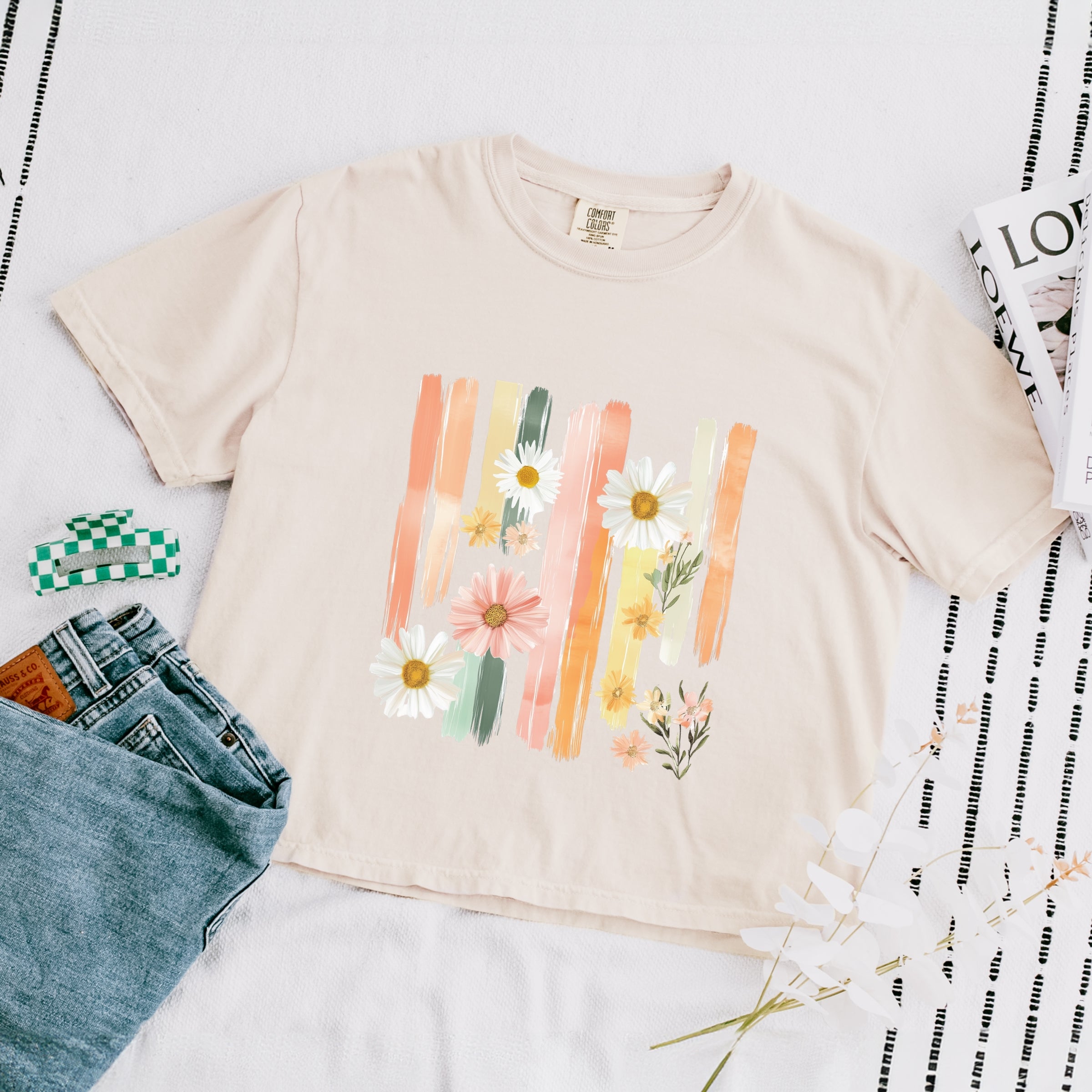 Daisies Stripes Faux Paint - Women's Boxy Crop Top Graphic T-Shirt