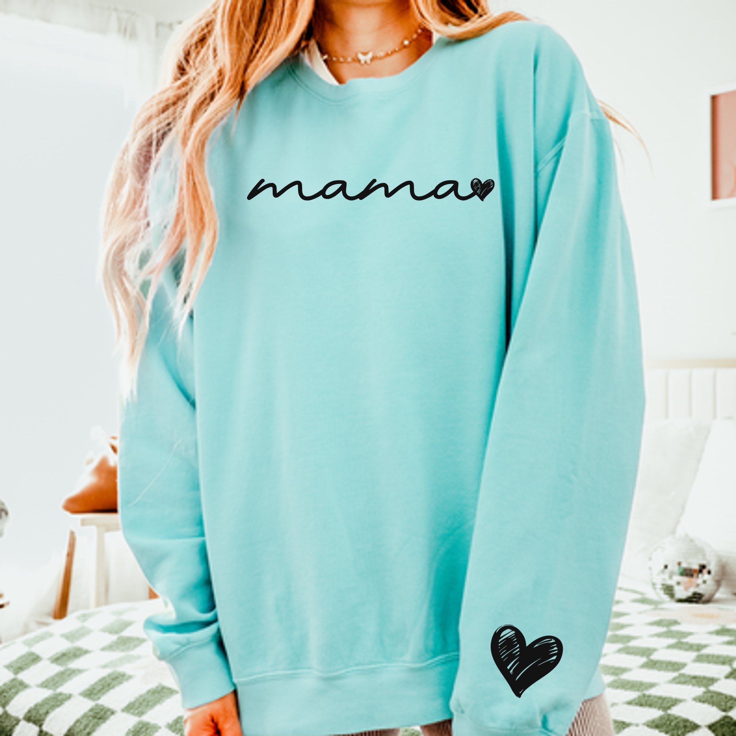 Mama Cursive Heart - Women's Lightweight Garment Dyed Sweatshirt