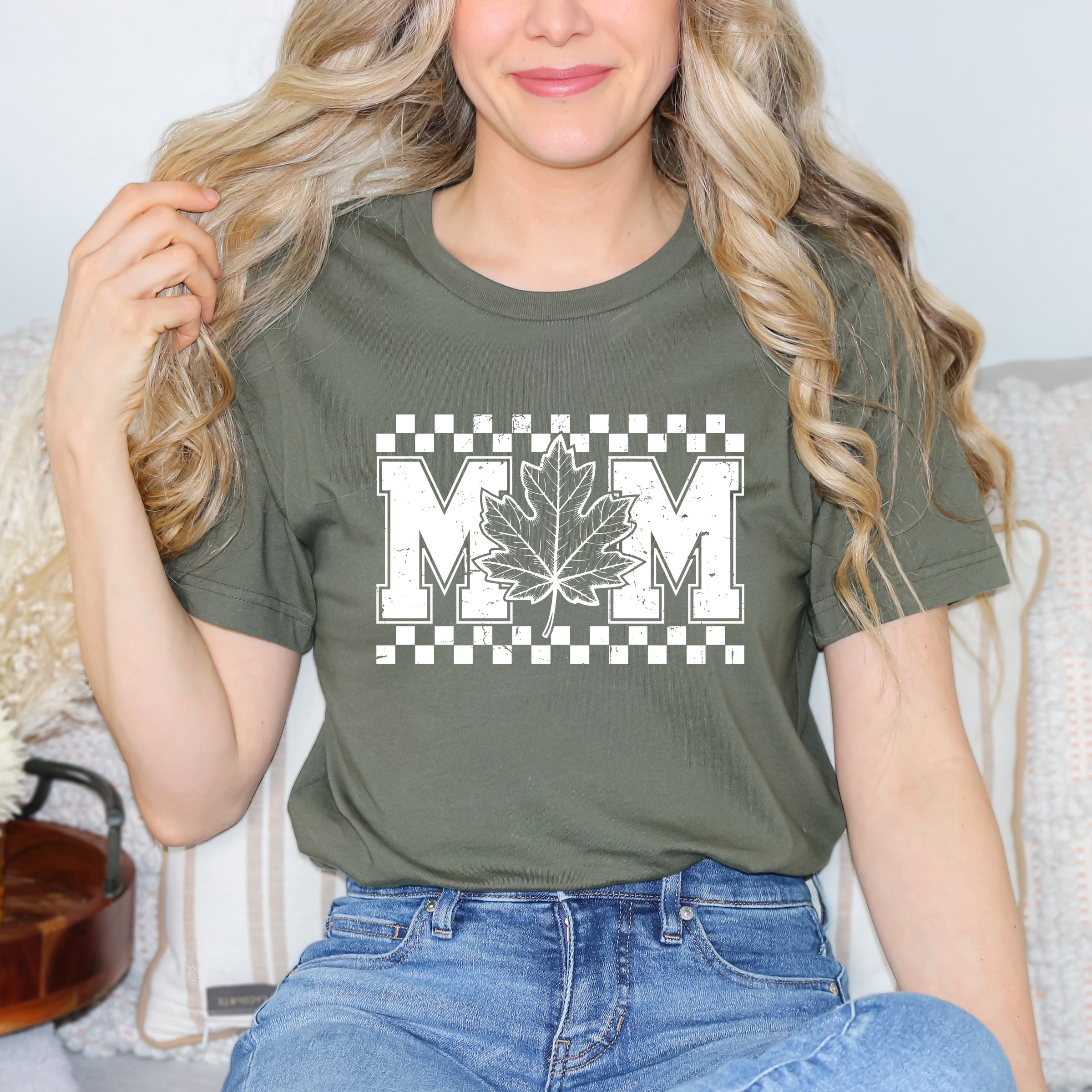Mom Fall Leaf - Women's Short Sleeve Graphic T-Shirt