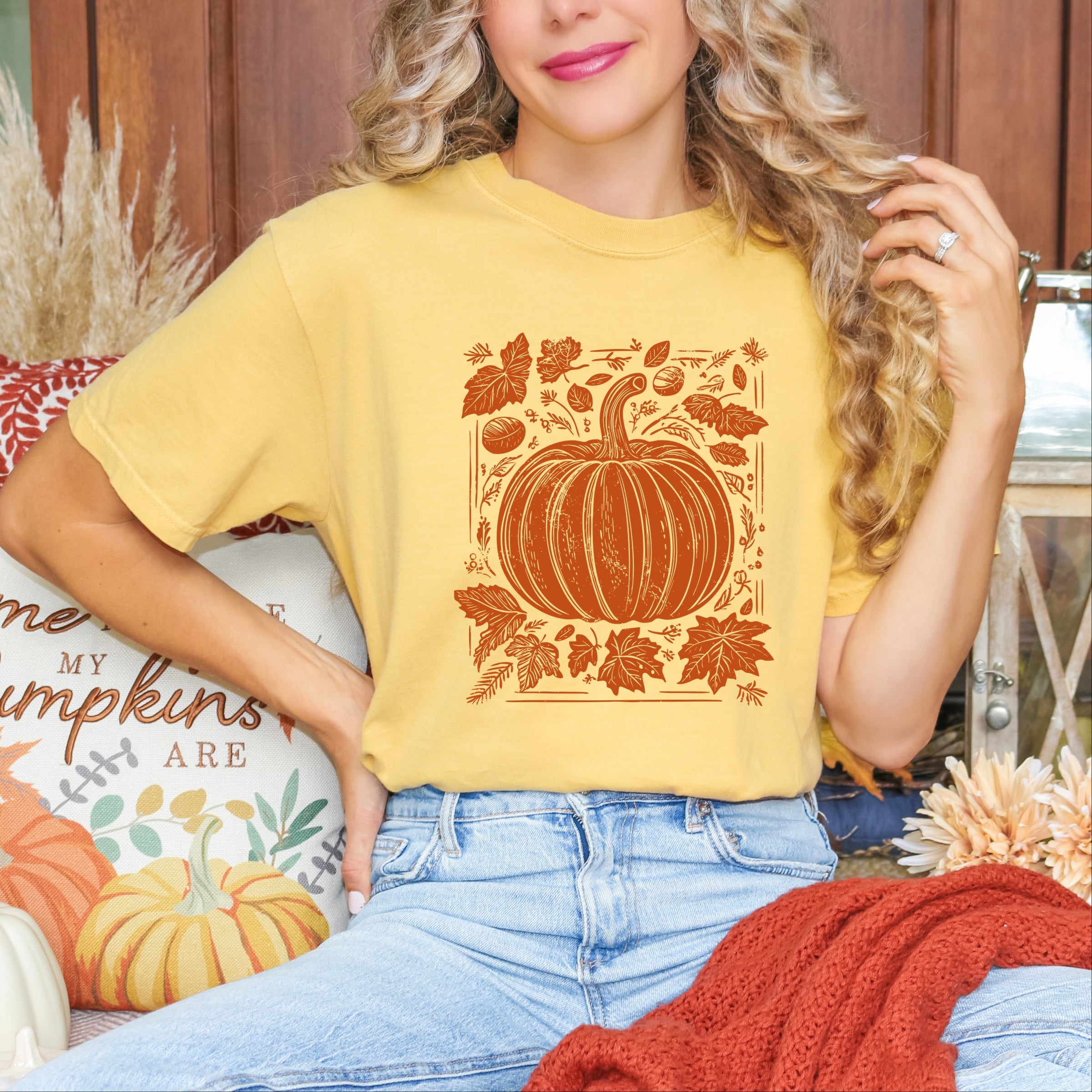 Pumpkin With Leaves Distressed - Women's Garment Dyed Graphic T-Shirt