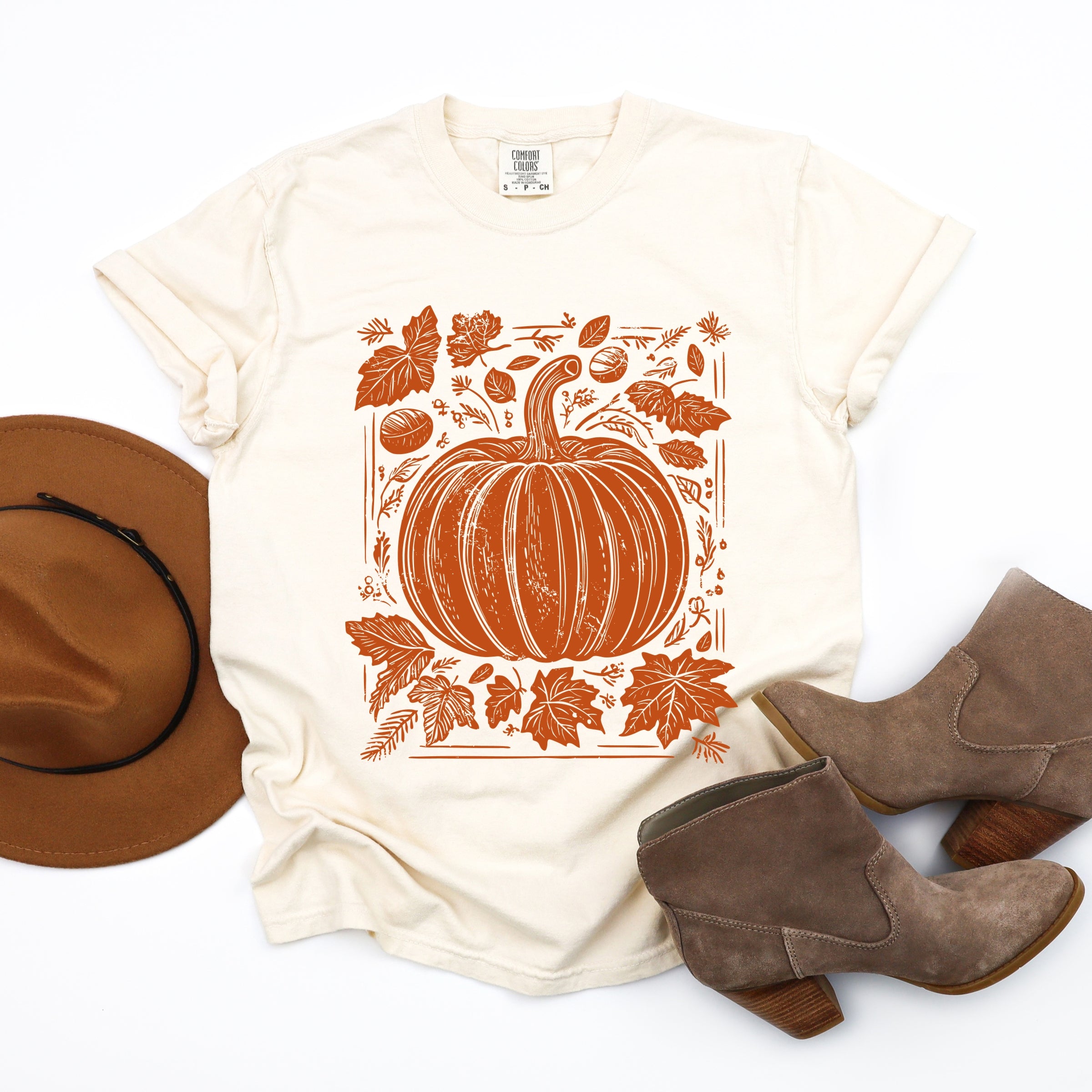 Pumpkin With Leaves Distressed - Women's Garment Dyed Graphic T-Shirt