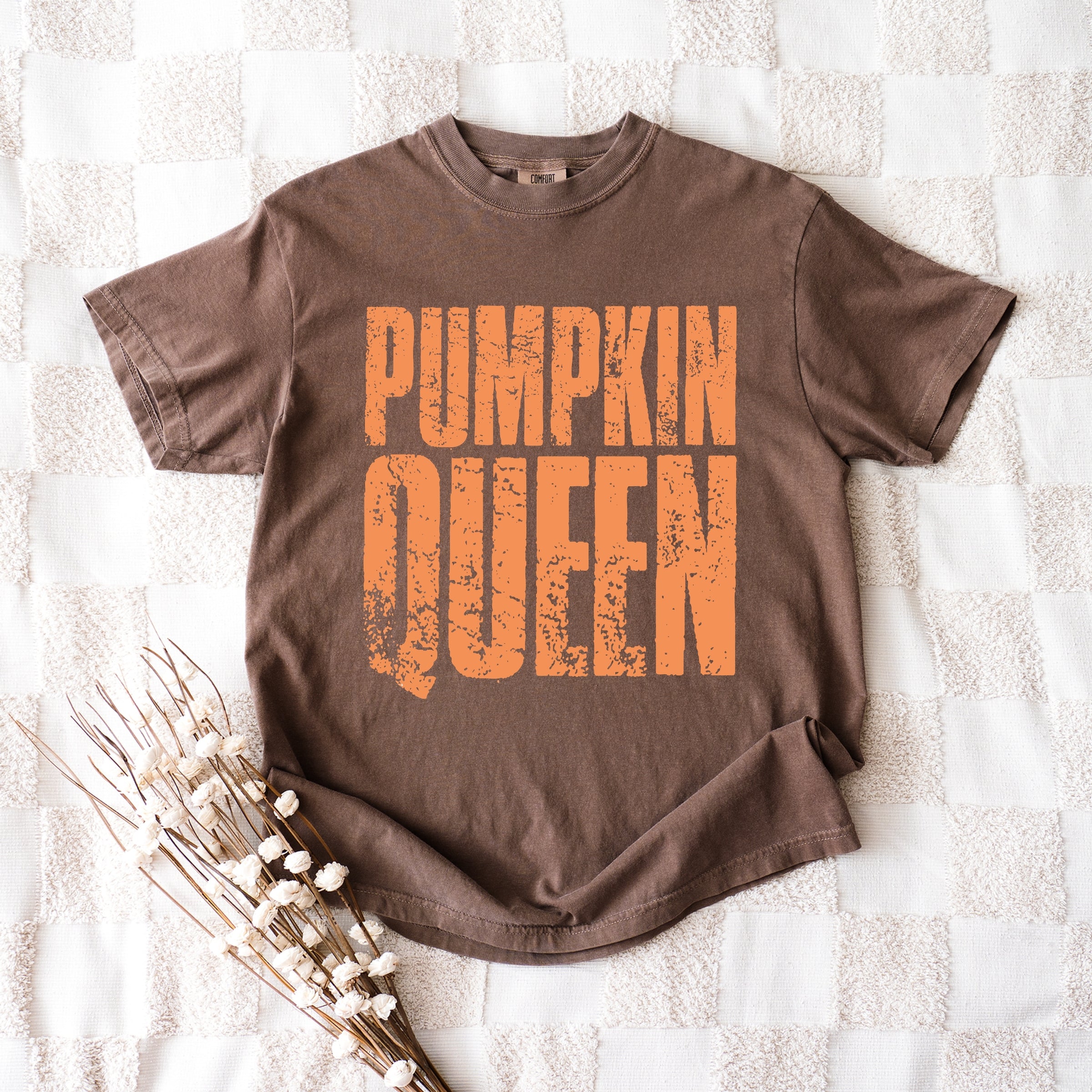 Pumpkin Queen Distressed - Women's Garment Dyed Graphic T-Shirt