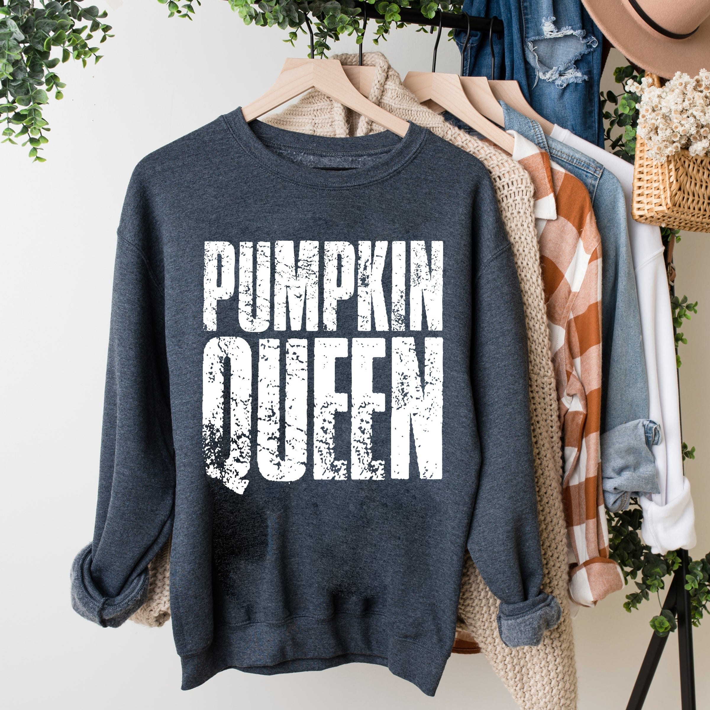 Pumpkin Queen Distressed - Women's Graphic Sweatshirt