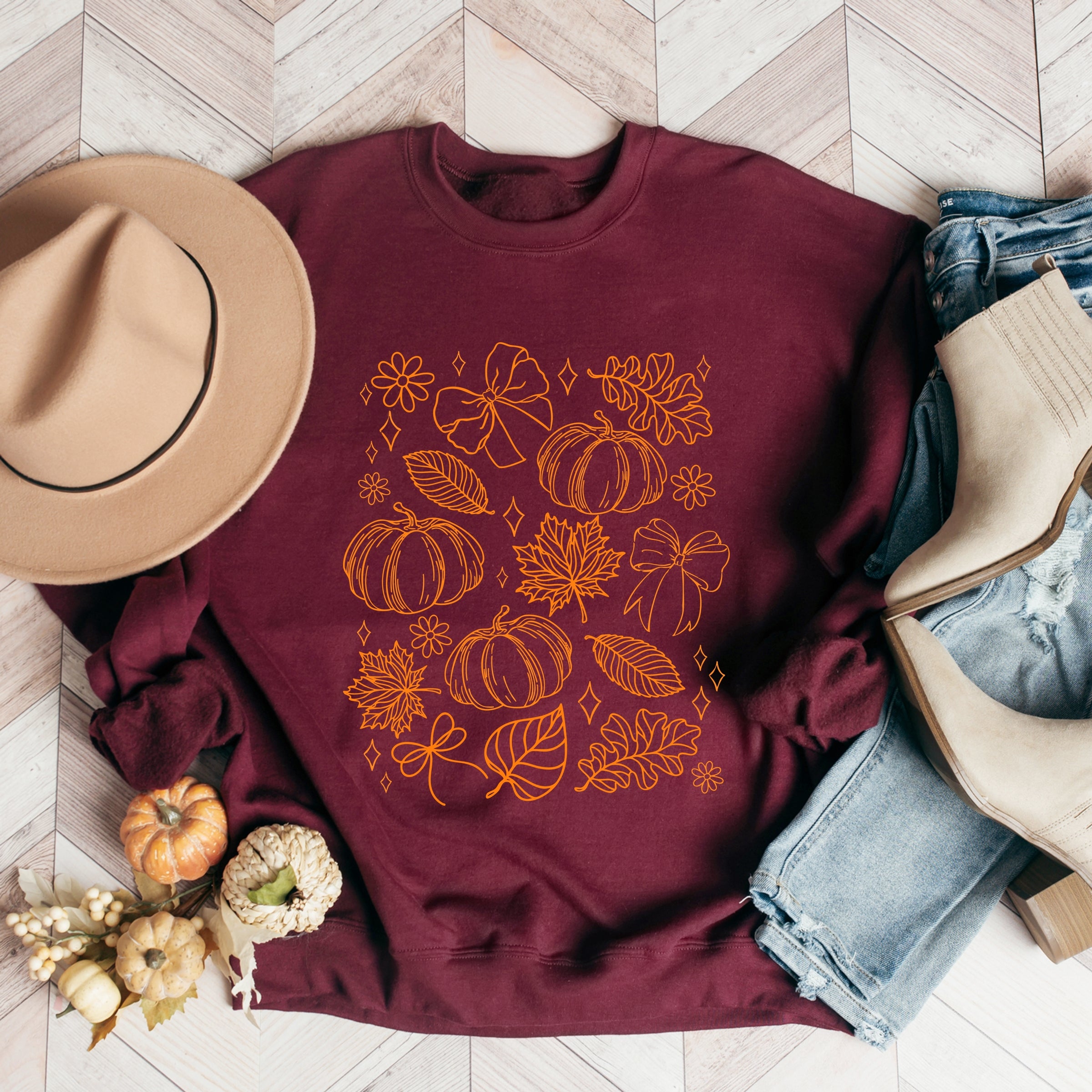 Fall Decorations Outline - Women's Graphic Sweatshirt