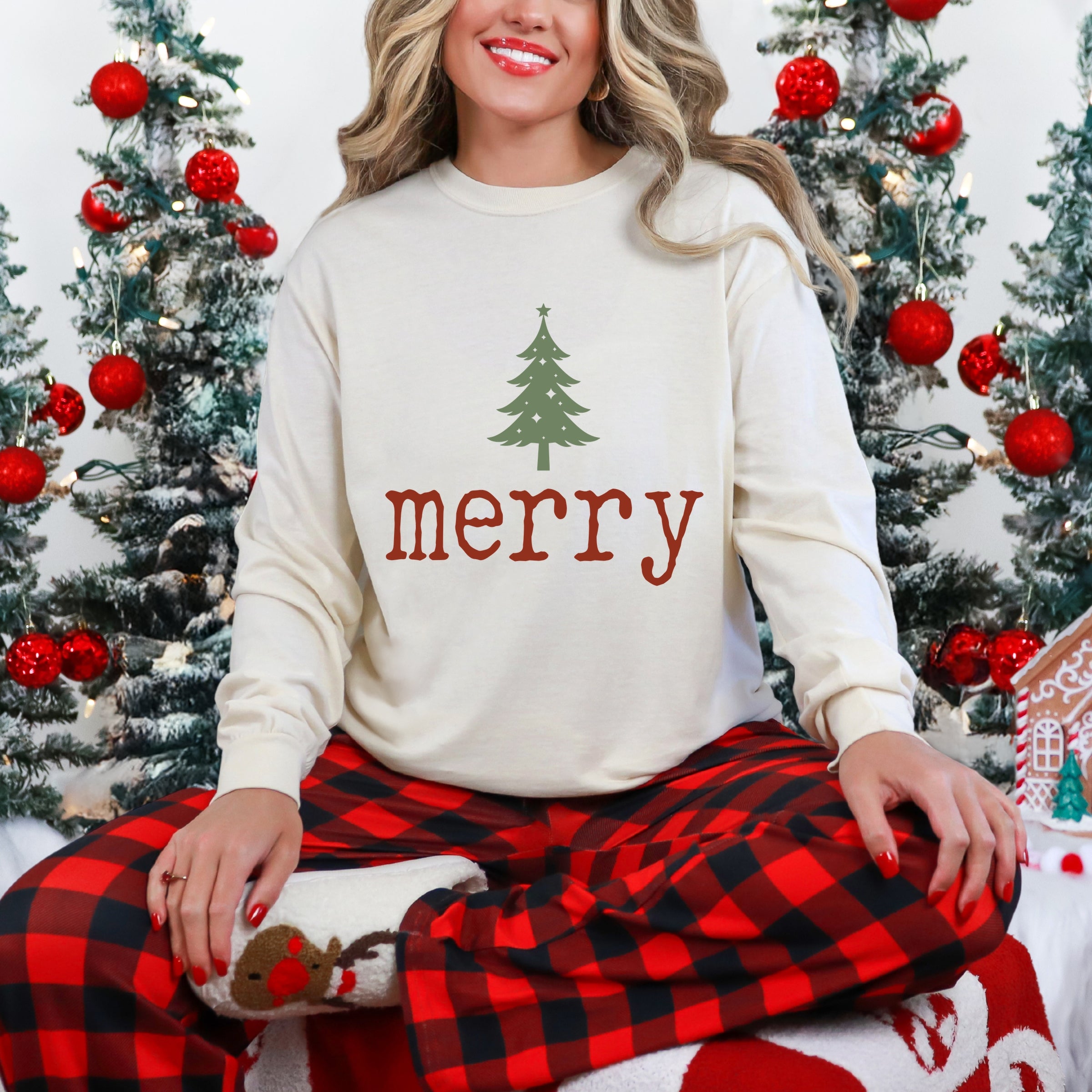 Merry Christmas Tree Stars - Women's Garment Dyed Long Sleeve Graphic T-Shirt