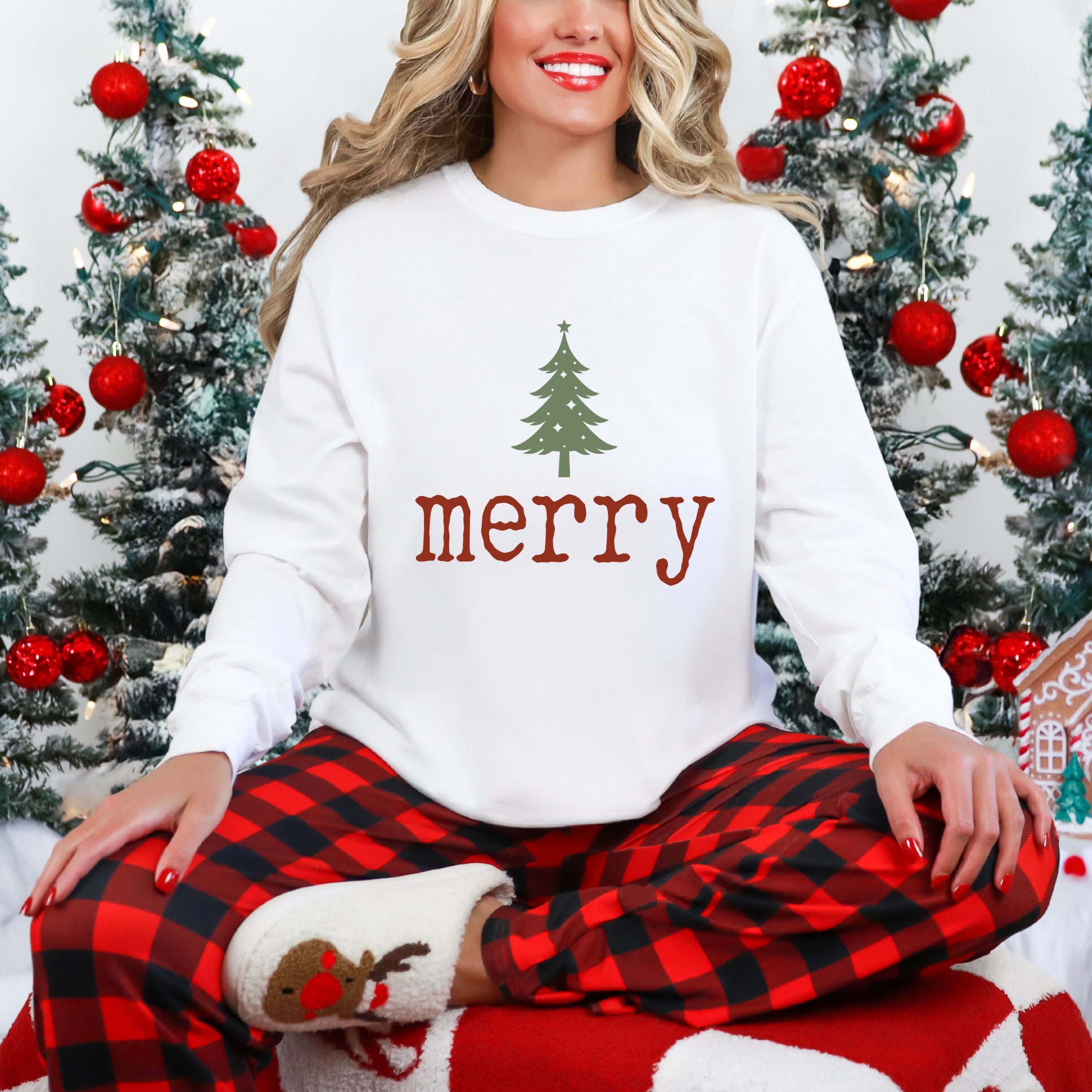 Merry Christmas Tree Stars - Women's Garment Dyed Long Sleeve Graphic T-Shirt