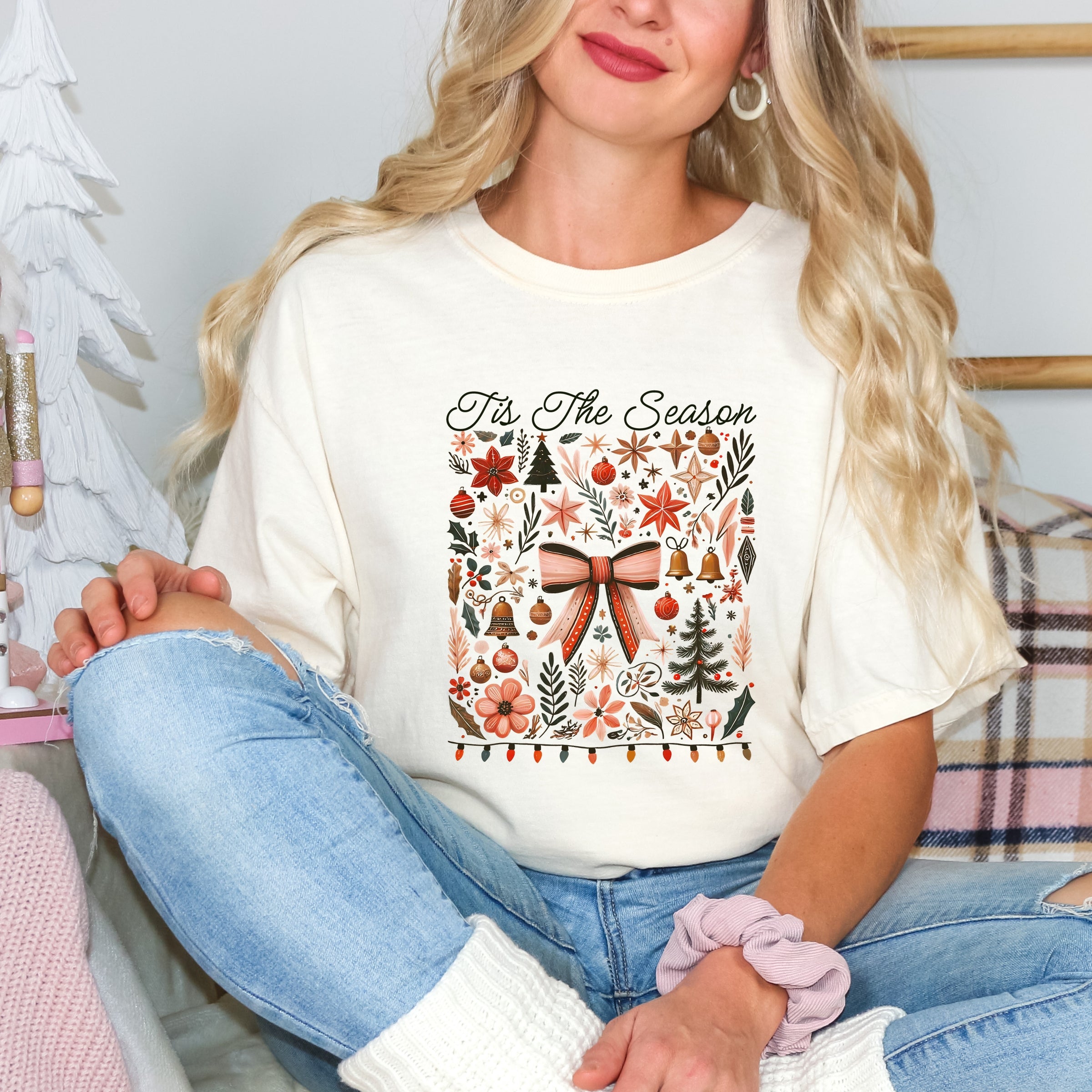 Tis The Season Coquette - Women's Garment Dyed Graphic T-Shirt