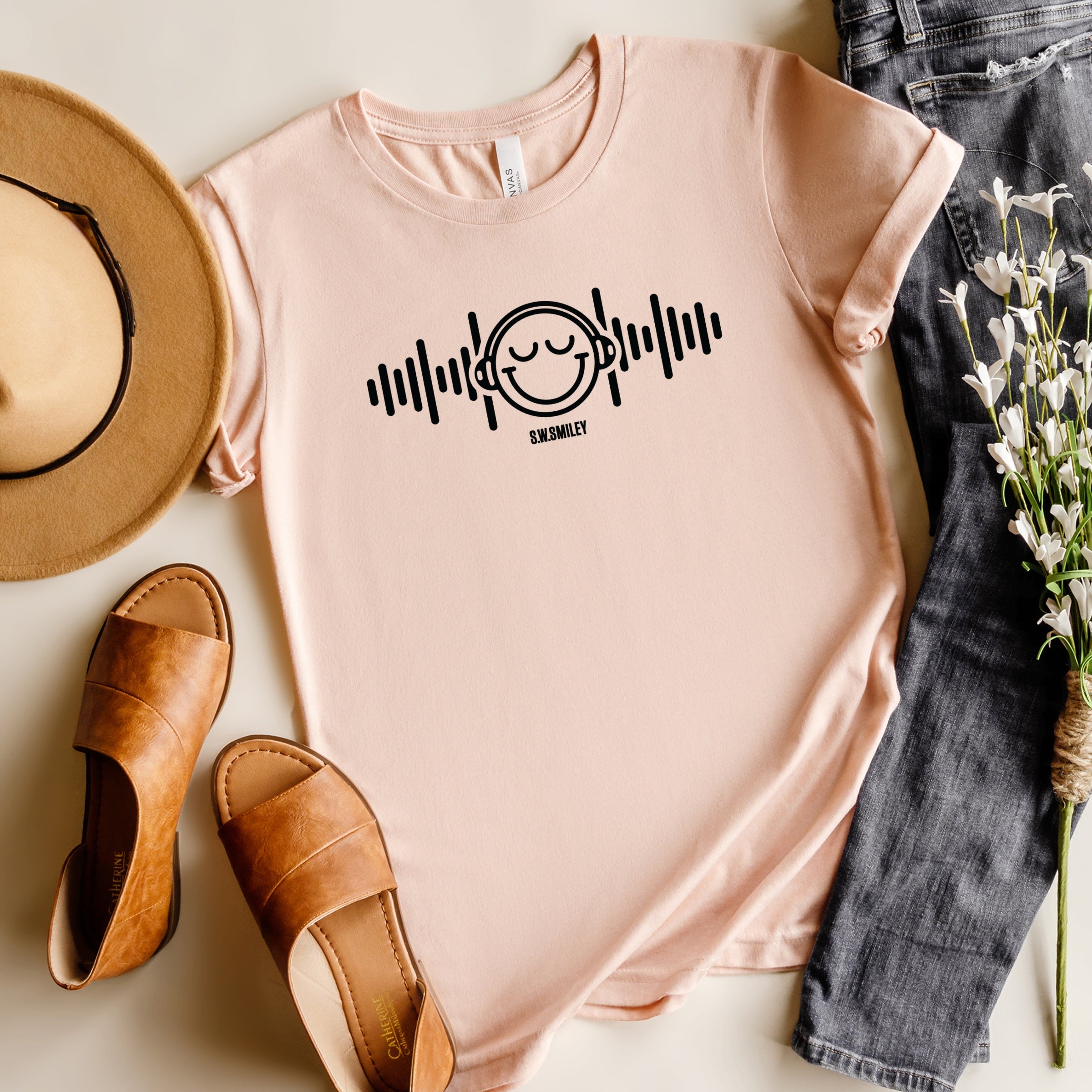 S.W.Smiley Headphones Music - Women's Short Sleeve Graphic T-Shirt