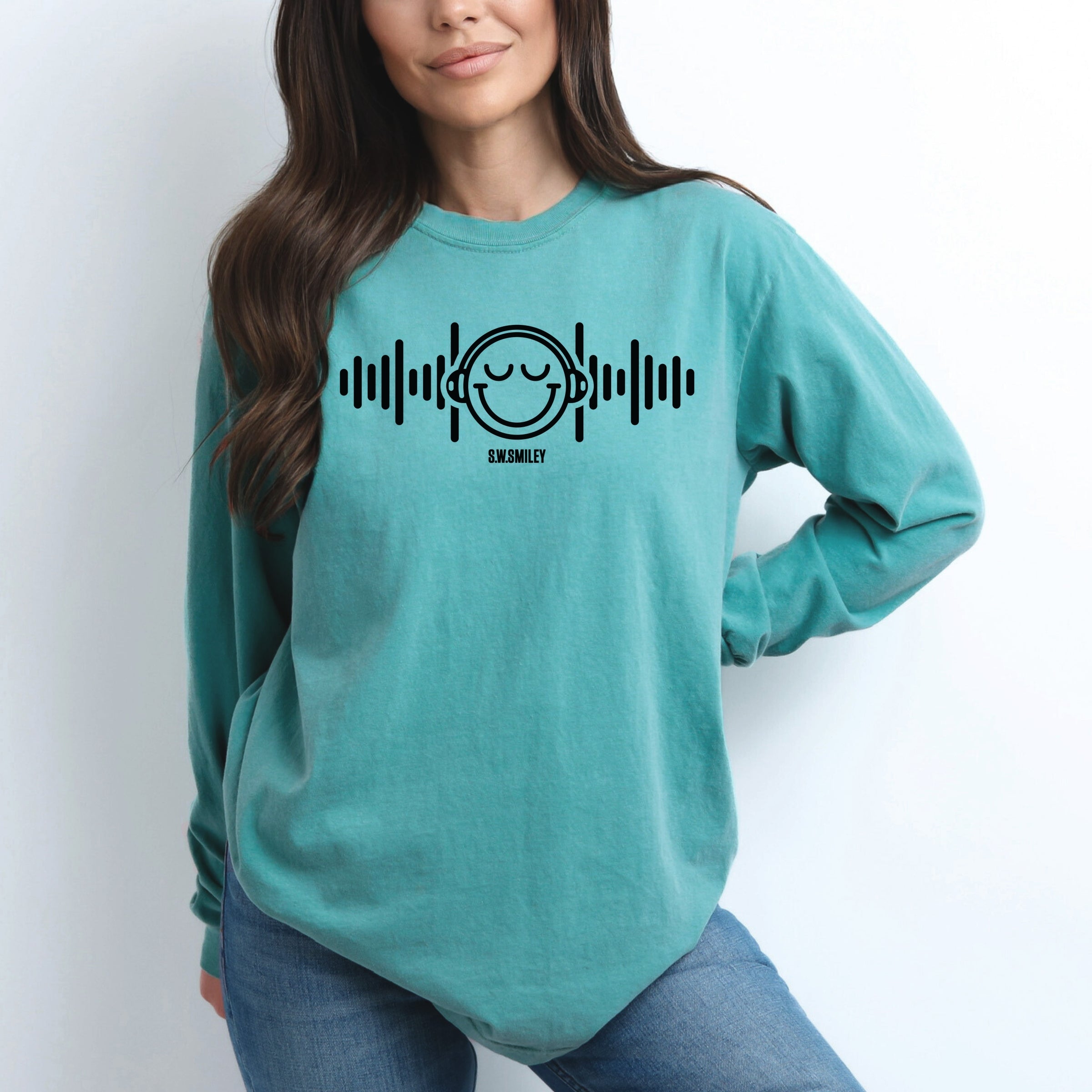 S.W.Smiley Headphones Music - Women's Garment Dyed Long Sleeve Graphic T-Shirt