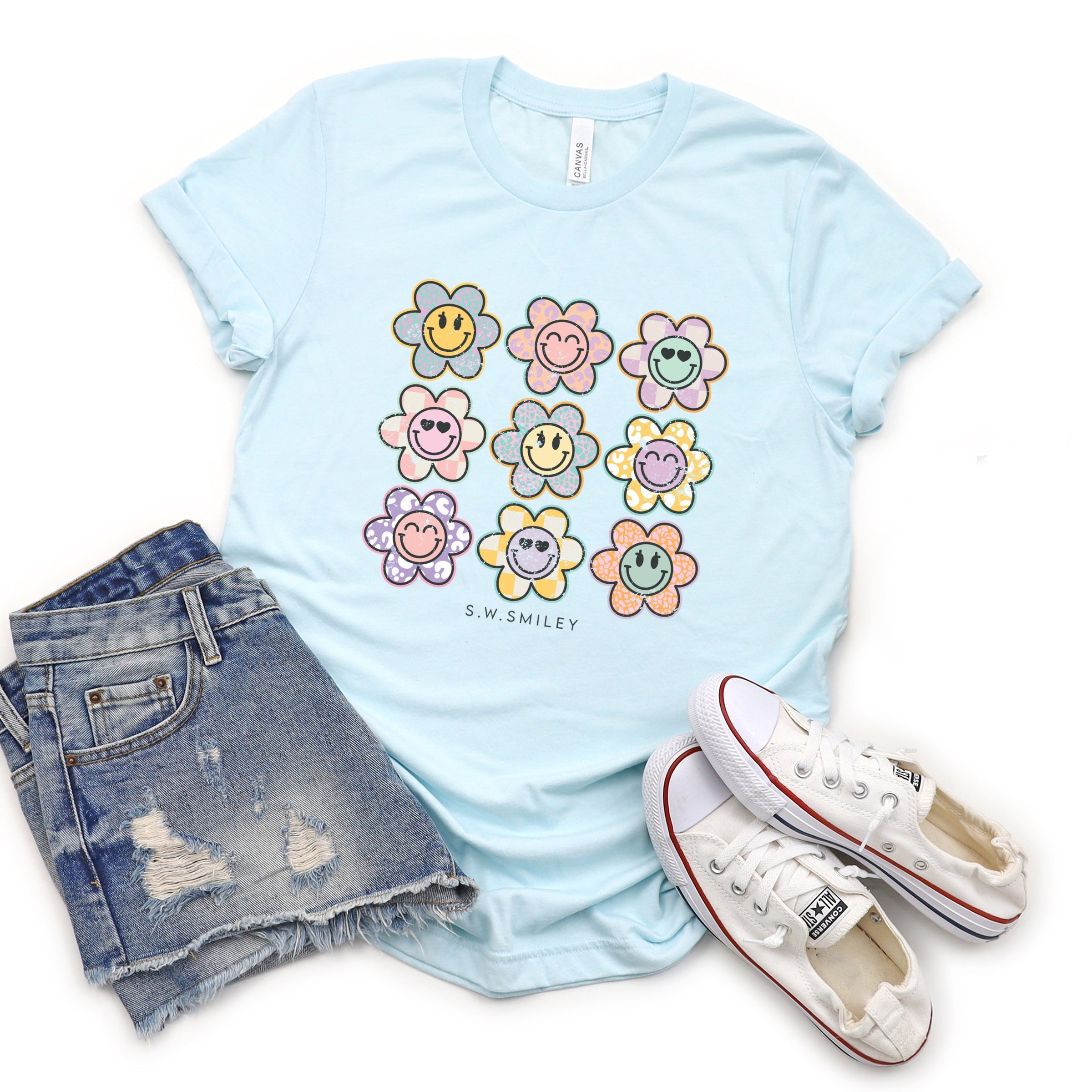 S.W.Smiley Flowers Checkered - Women's Short Sleeve Graphic T-Shirt