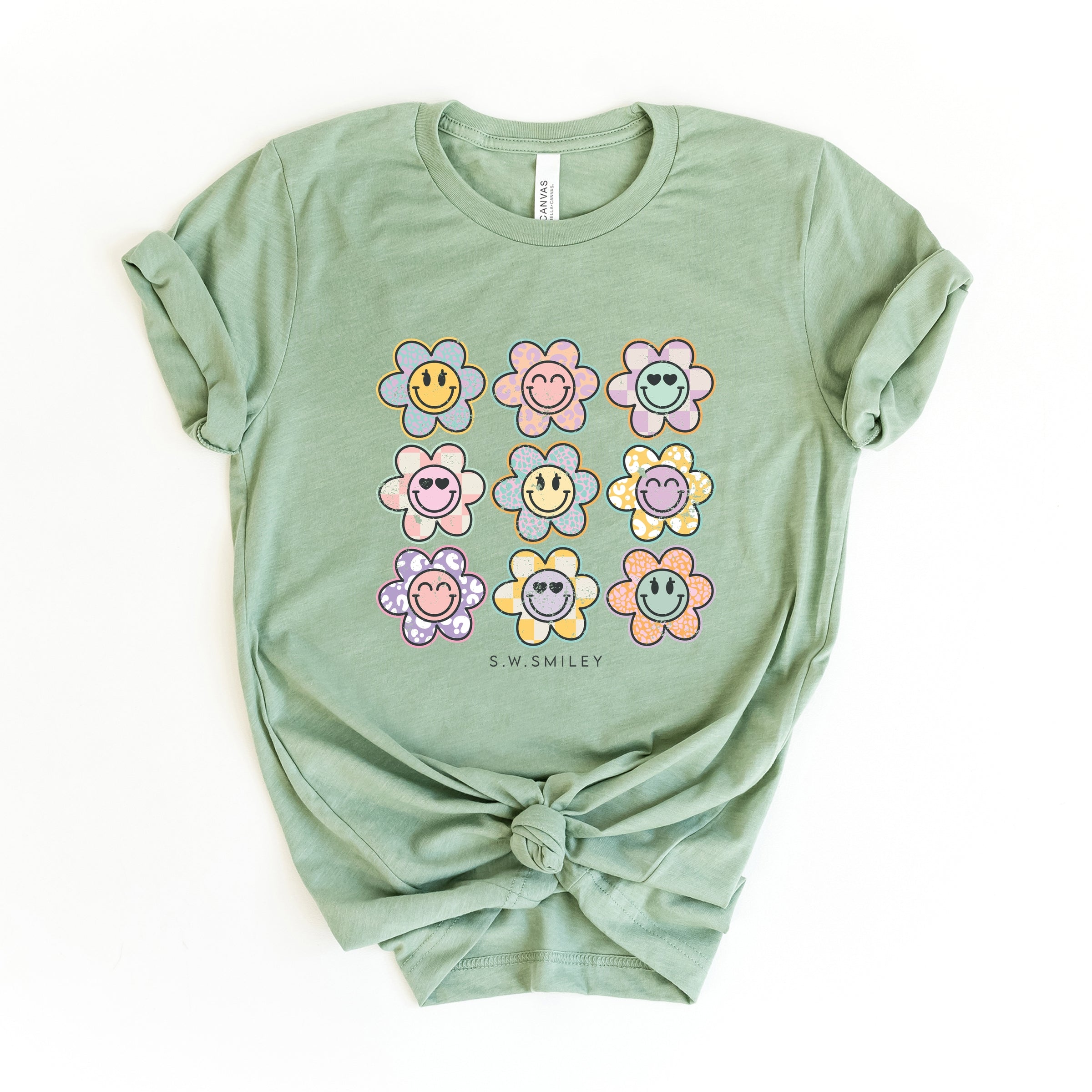 S.W.Smiley Flowers Checkered - Women's Short Sleeve Graphic T-Shirt