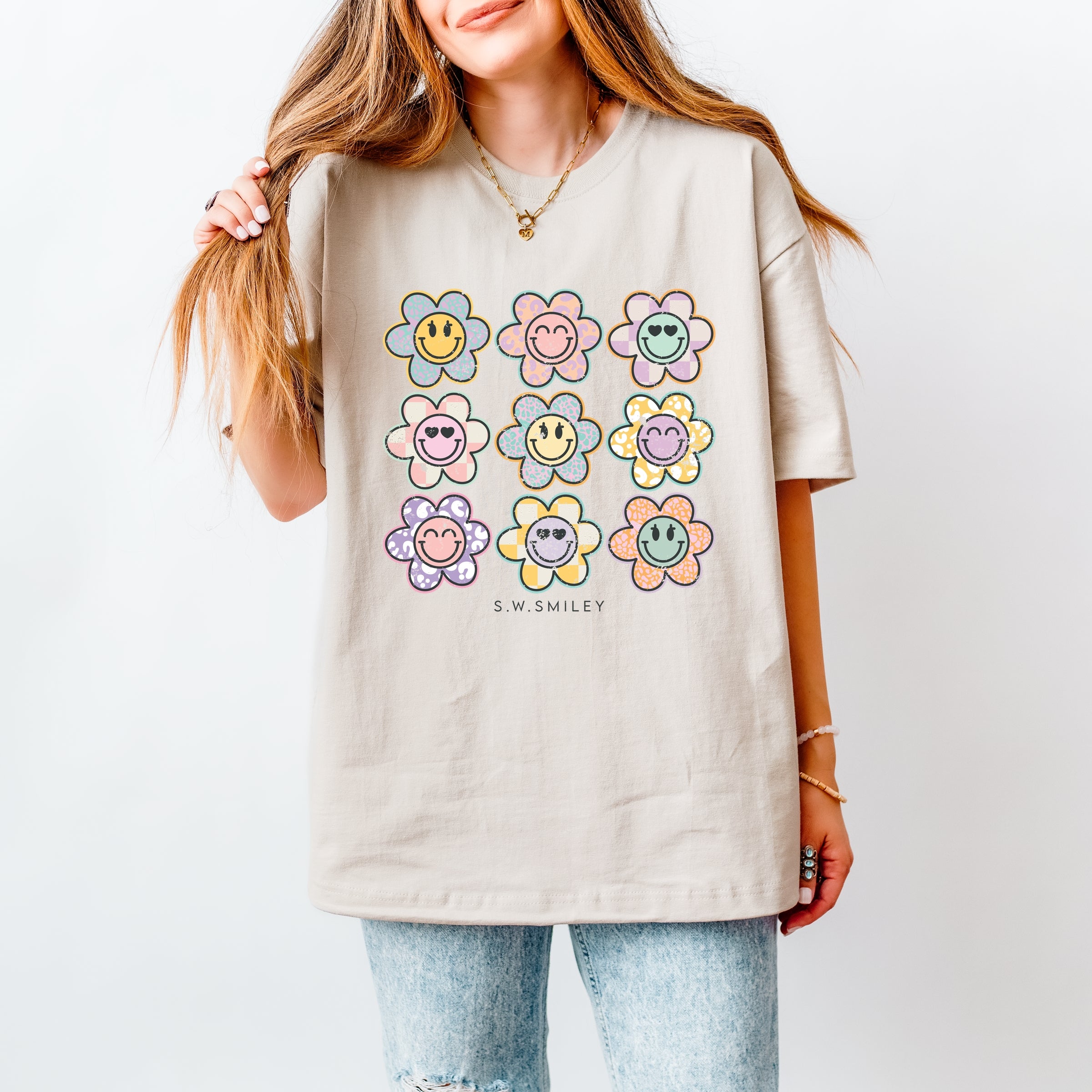 S.W.Smiley Flowers Checkered - Women's Heavyweight Graphic T-Shirt
