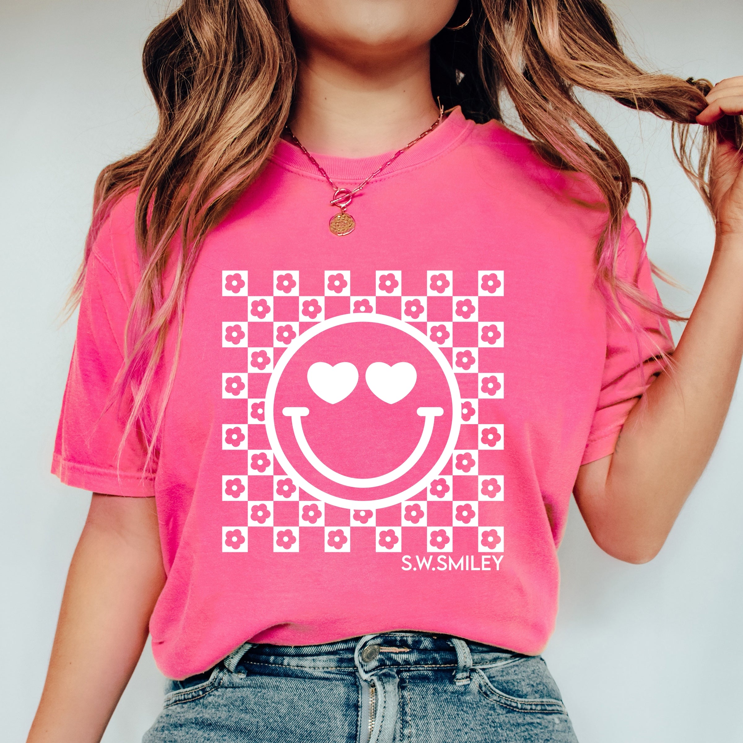 S.W.Smiley Checkered Floral Outline - Women's Garment Dyed Graphic T-Shirt