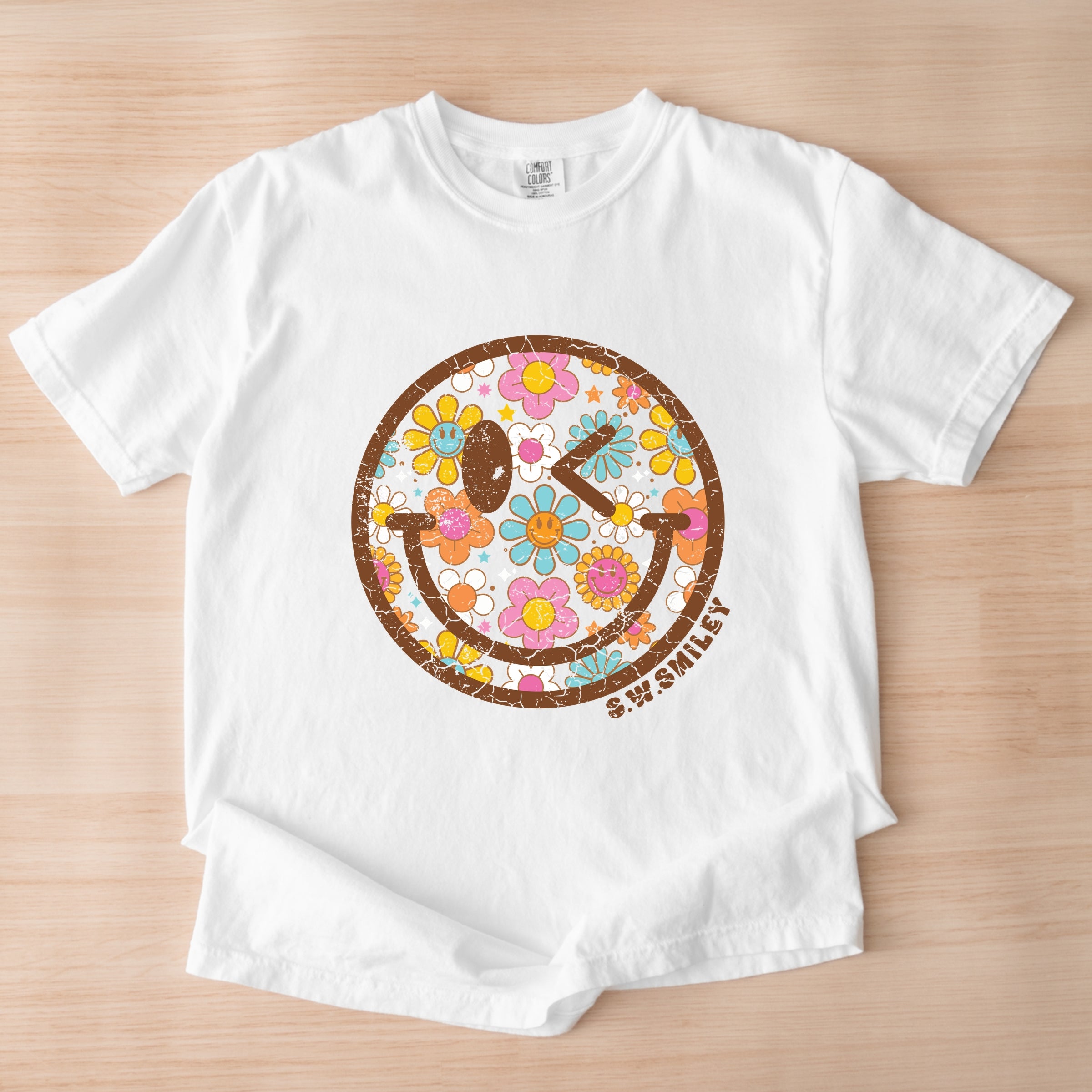 S.W.Smiley Groovy Floral Outline - Women's Garment Dyed Graphic T-Shirt