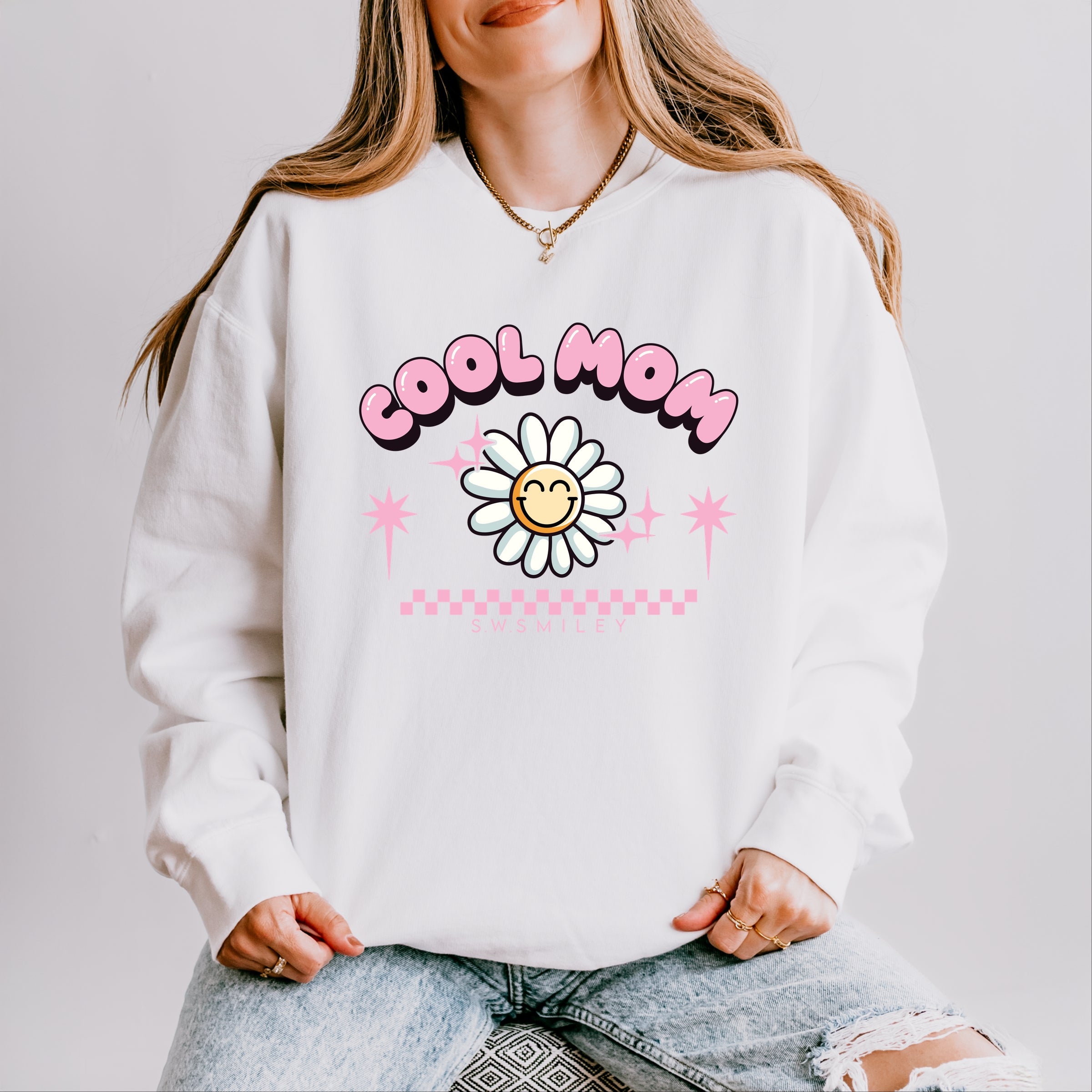 S.W.Smiley Cool Mom Flower - Womens Lightweight Garment Dyed Sweatshirt