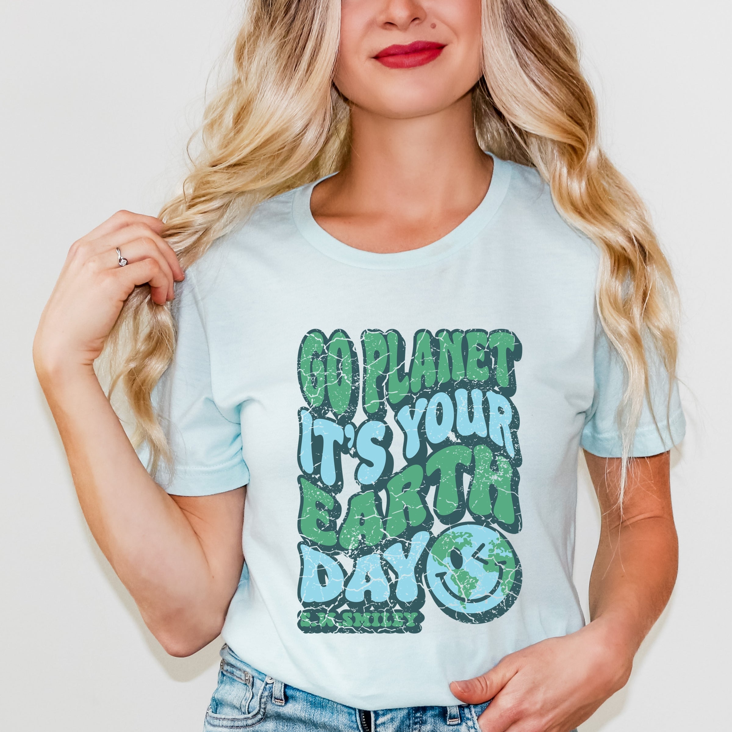 S.W.Smiley Go Planet It's Your Earth Day - Women's Short Sleeve Graphic T-Shirt