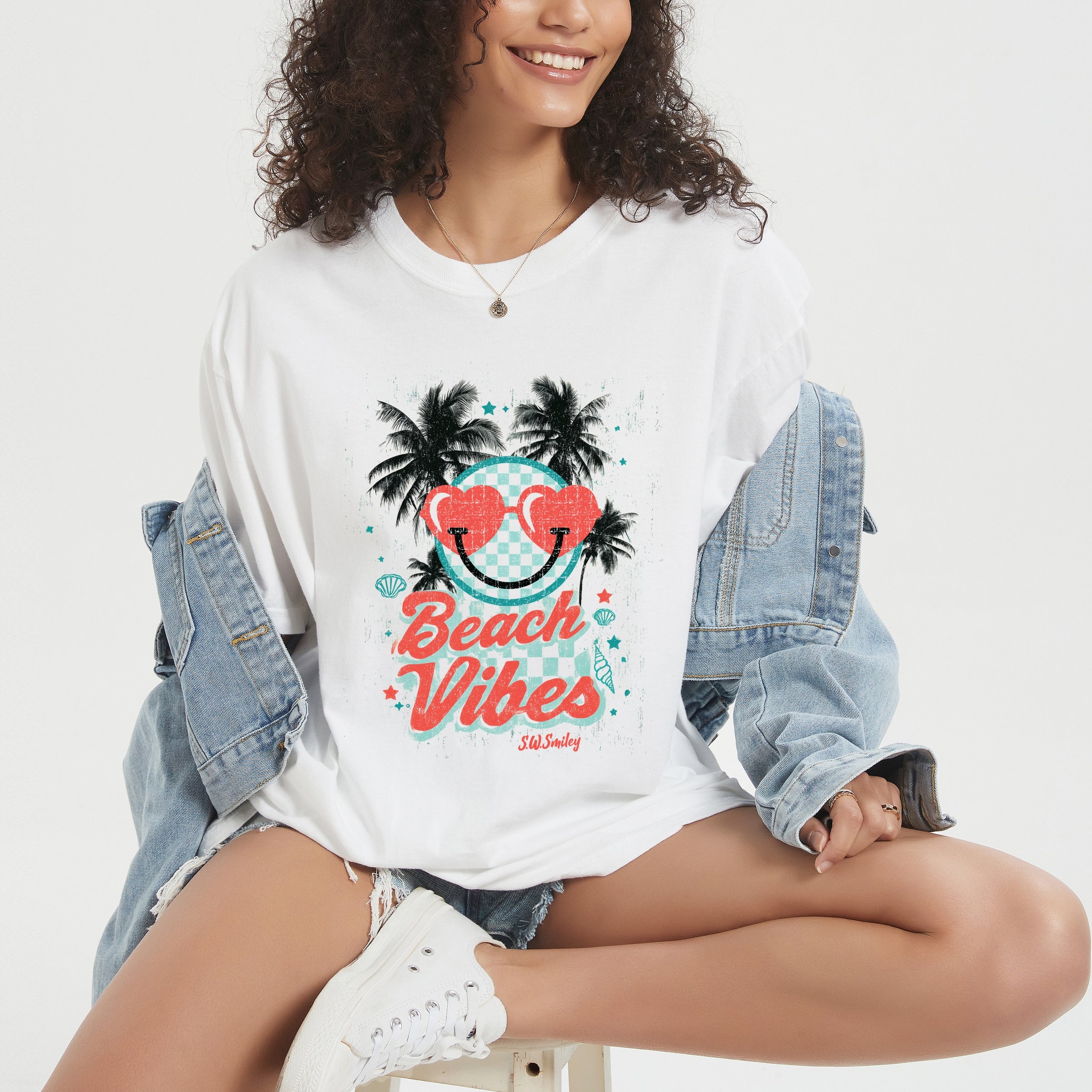 S.W.Smiley Beach Vibes - Women's Garment Dyed Tee