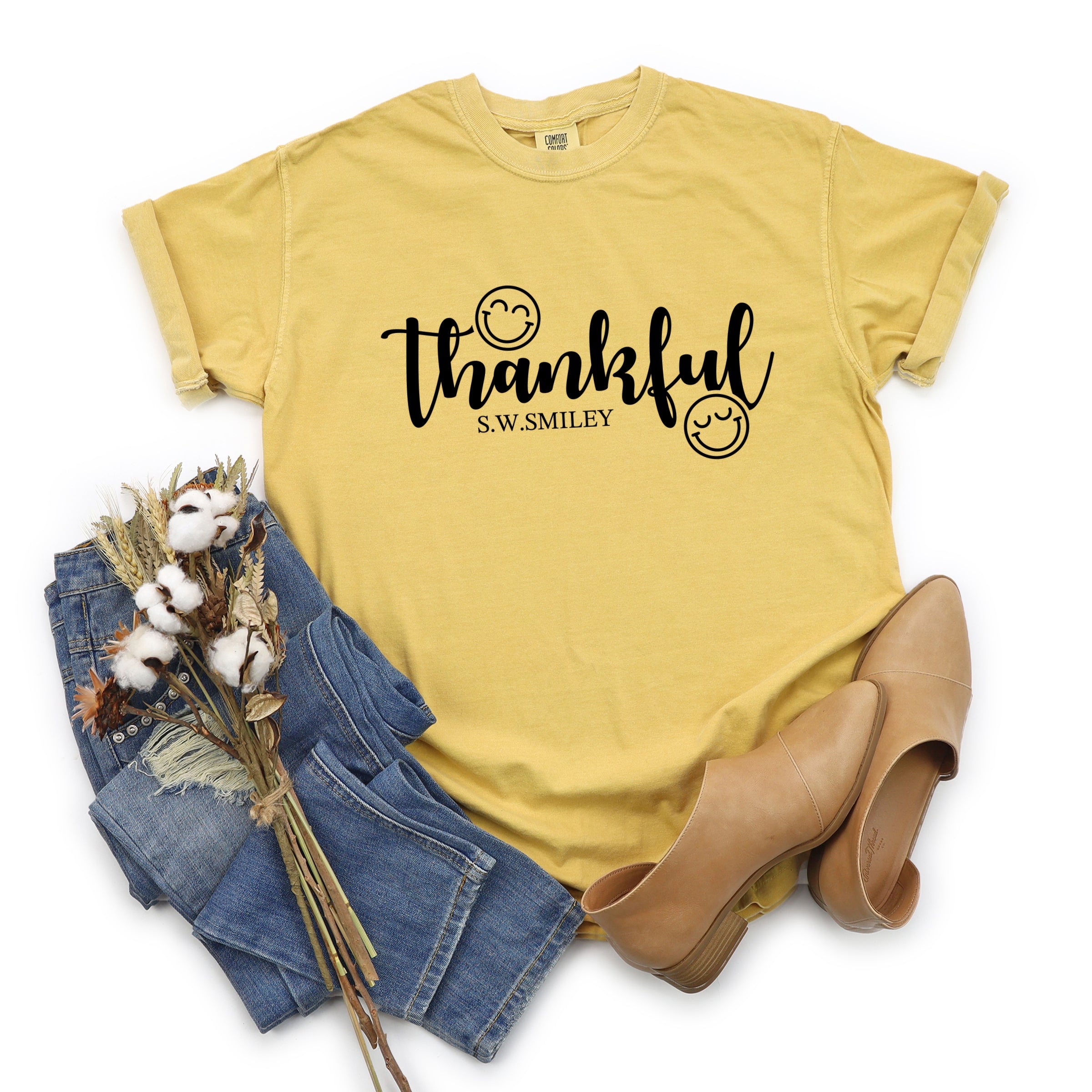 S.W.Smiley Thankful Cursive - Women's Garment Dyed Graphic T-Shirt