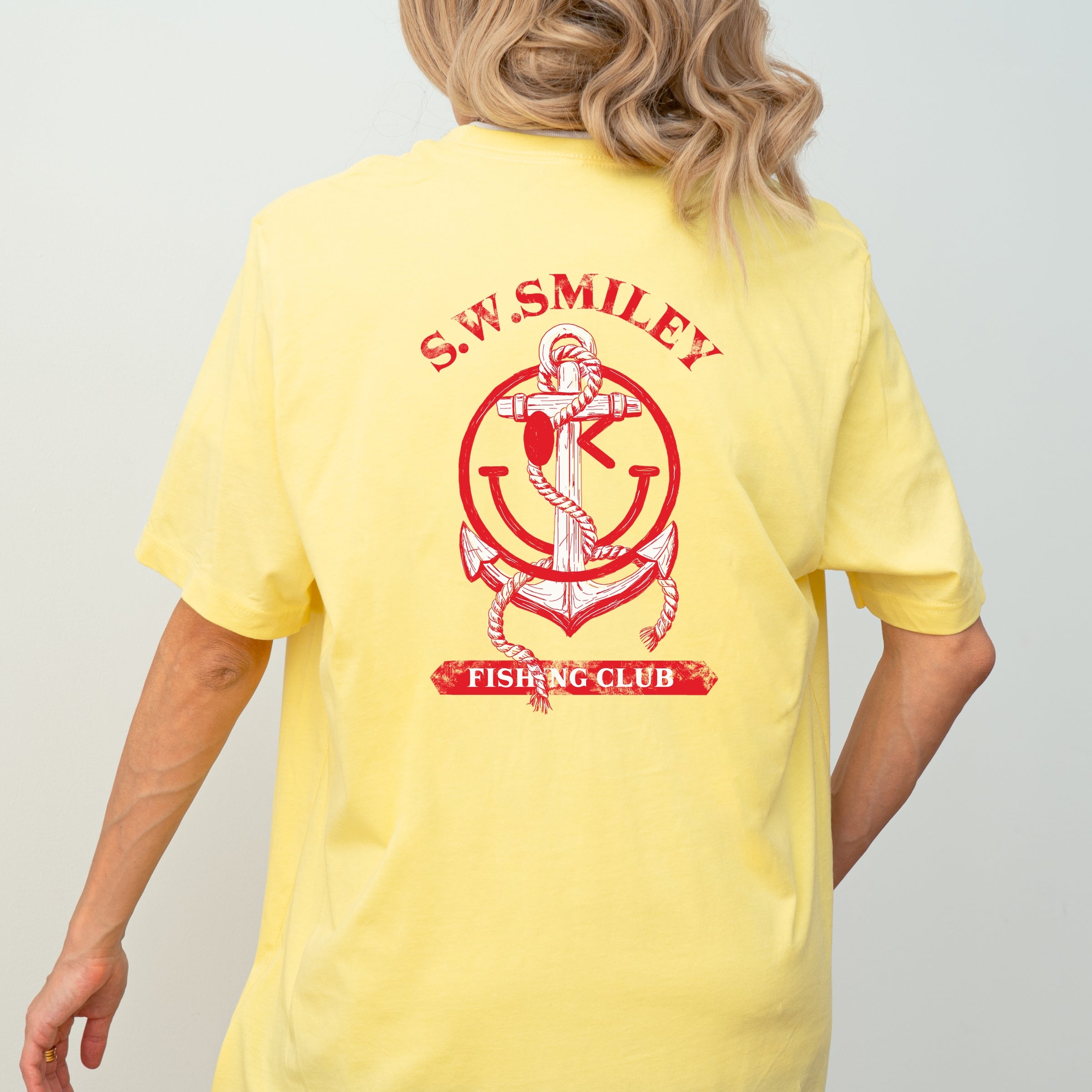 S.W.Smiley Fishing Club Anchor - Women's Short Sleeve Graphic T-Shirt
