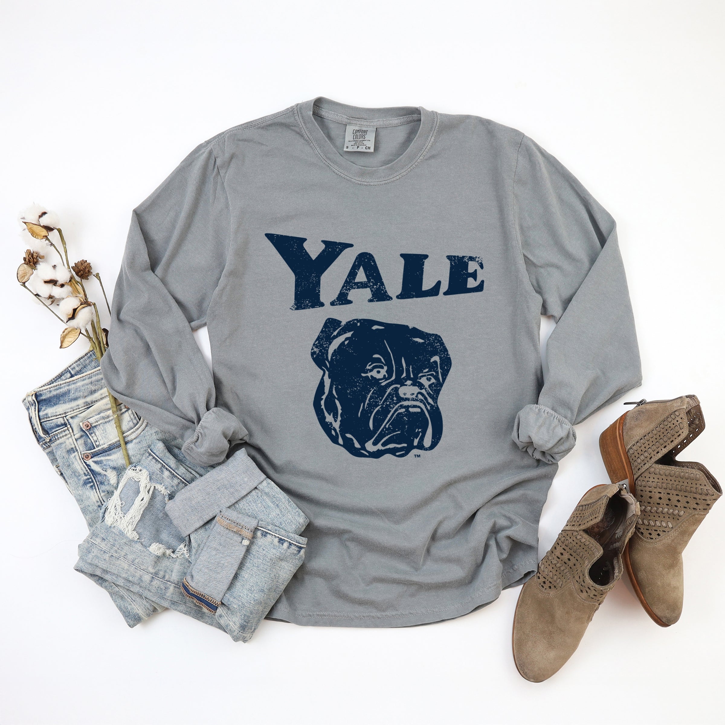Yale Bulldog Distressed - Women's Garment Dyed Long Sleeve Graphic T-Shirt