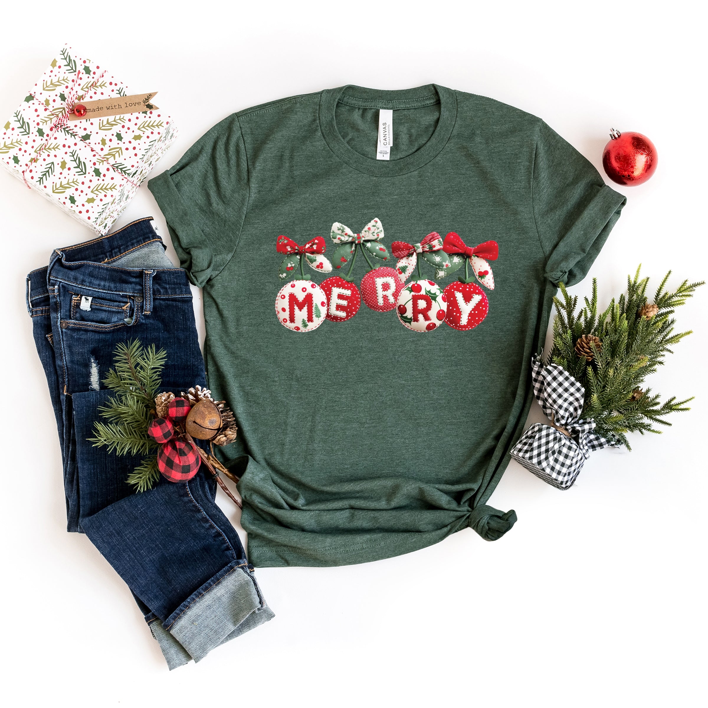 Merry Ornaments Quilted Print - Women's Short Sleeve Graphic T-Shirt