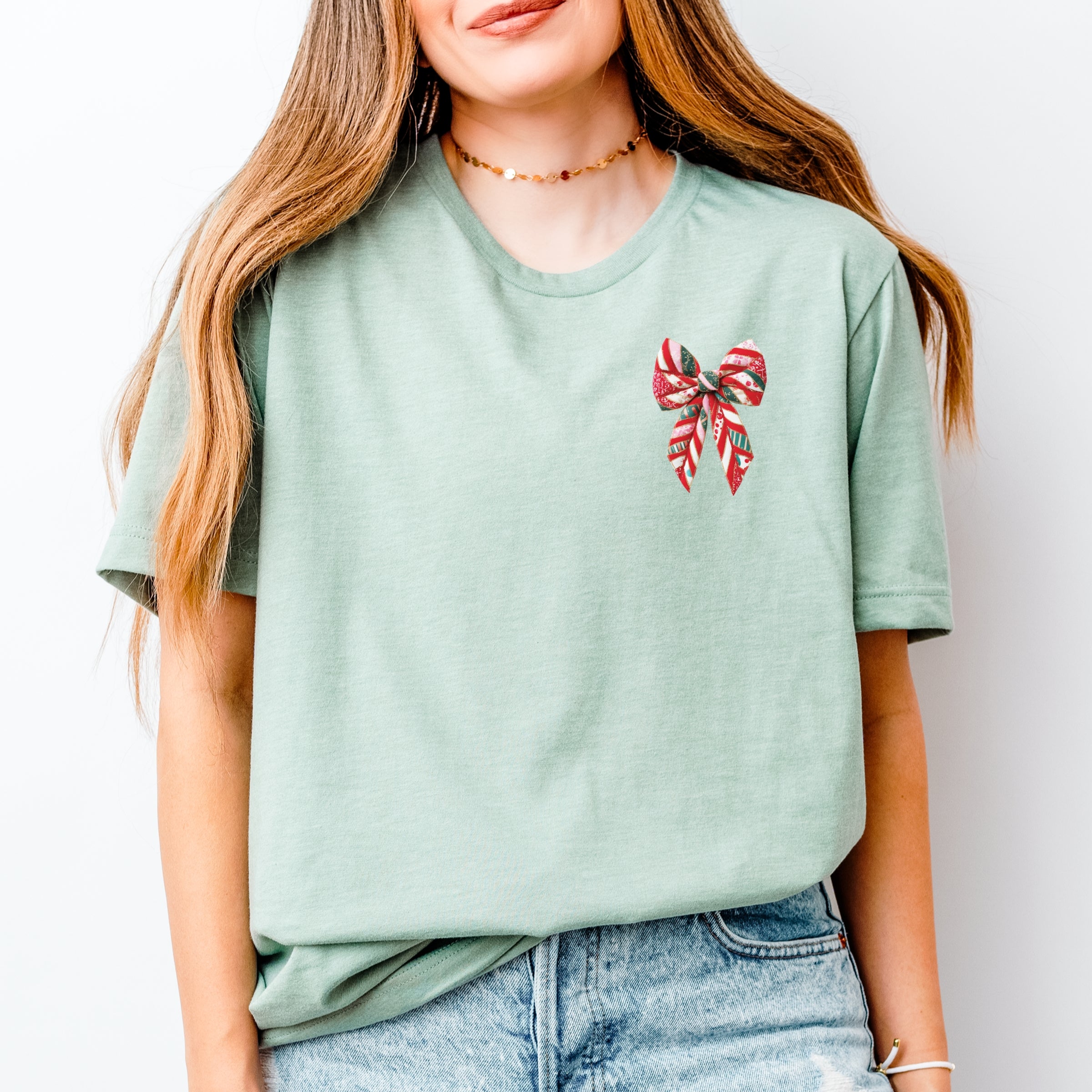 Christmas Bow Quilted Print - Women's Short Sleeve Graphic T-Shirt