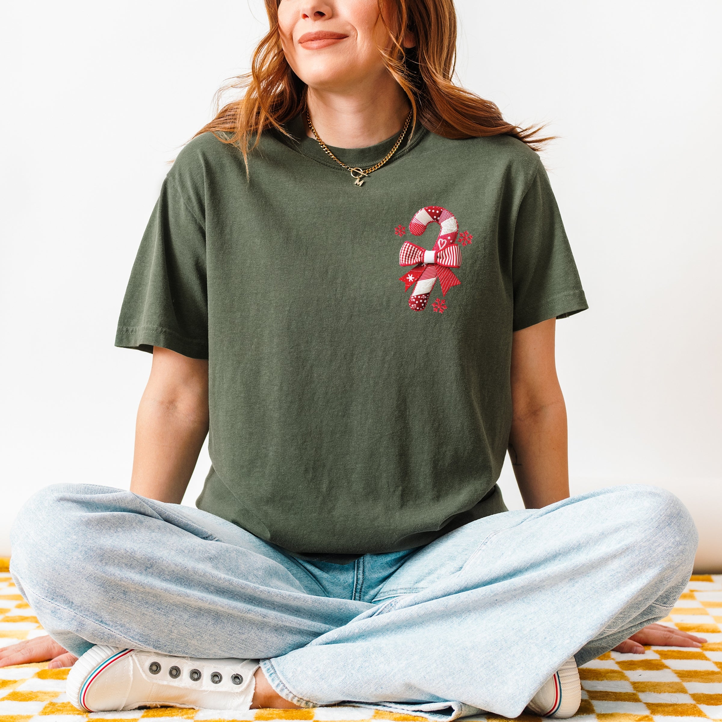 Candy Cane Bow Patchwork Print - Women's Garment Dyed Graphic T-Shirt