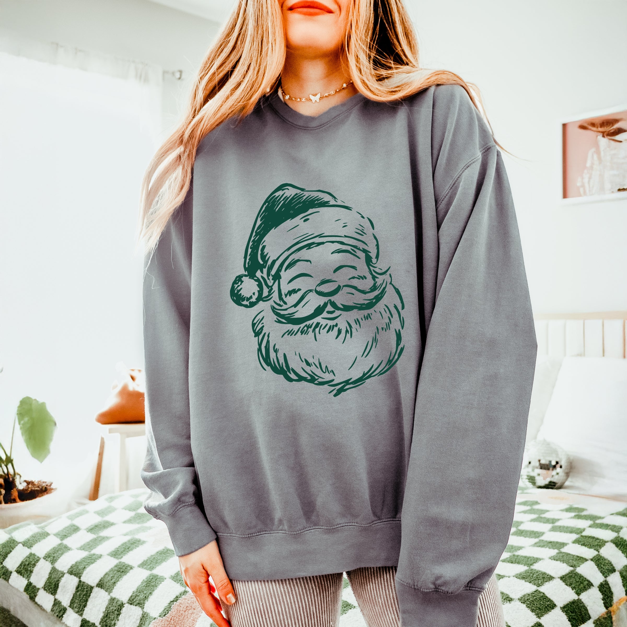 Santa Outline Green - Women's Lightweight Garment Dyed Sweatshirt